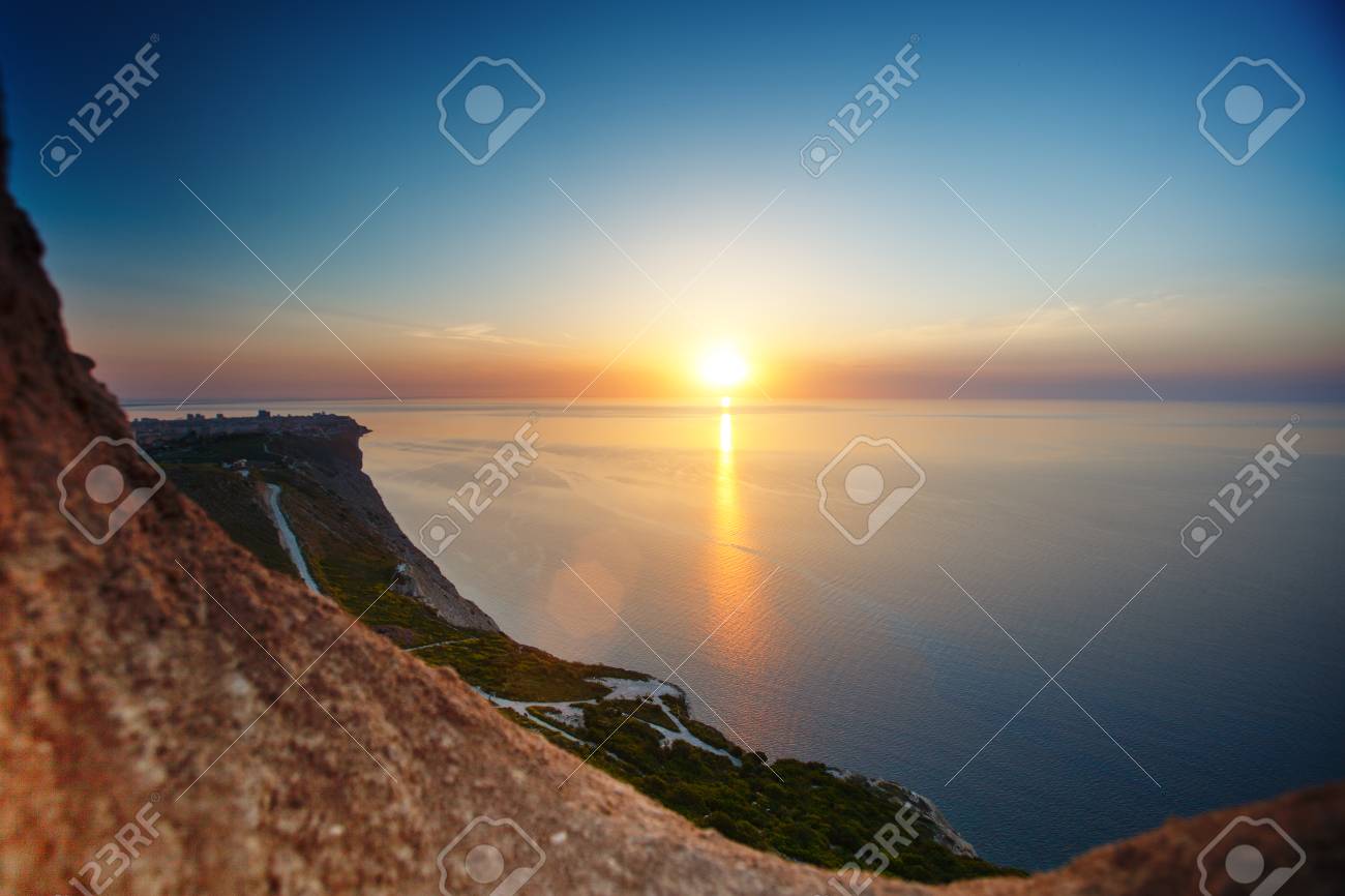 Sunset From Mountaintop Tourism Travel Sea Background