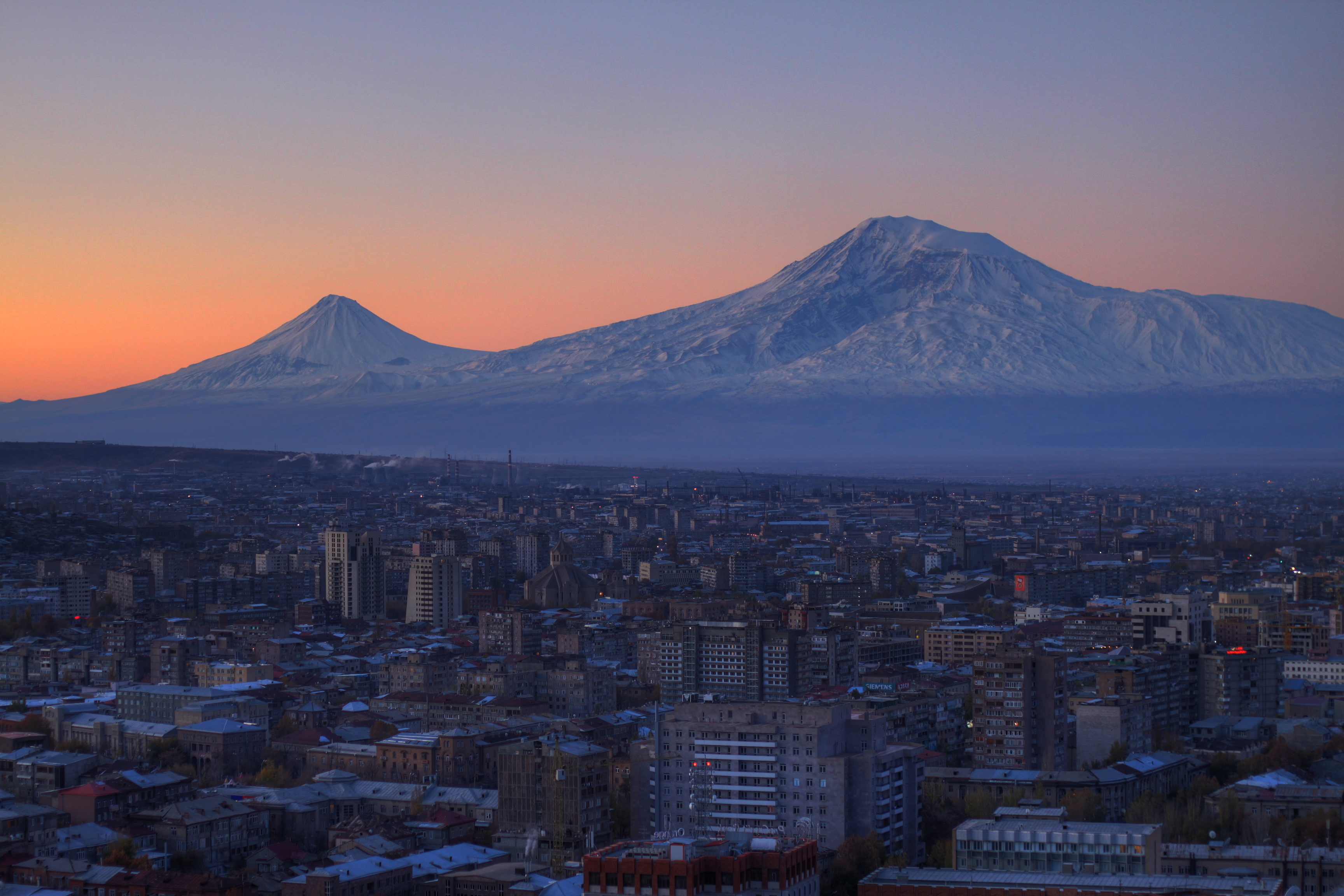 File Yerevan Armenia With The Backdrop Of Mount Ararat Jpg