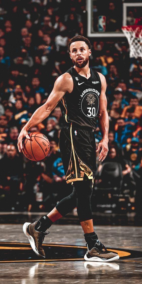Stephen Curry In Nba Fashion Wallpaper