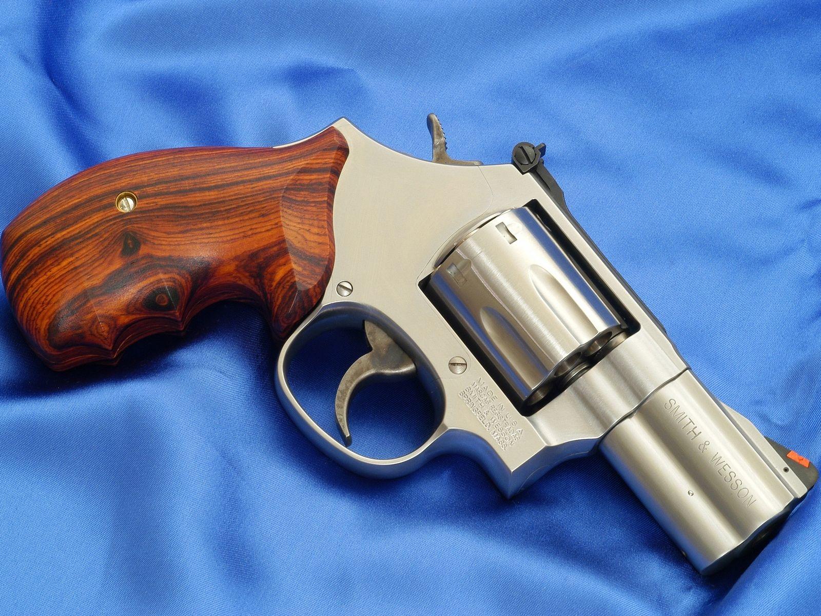 Smith And Wesson Revolver Wallpaper HD