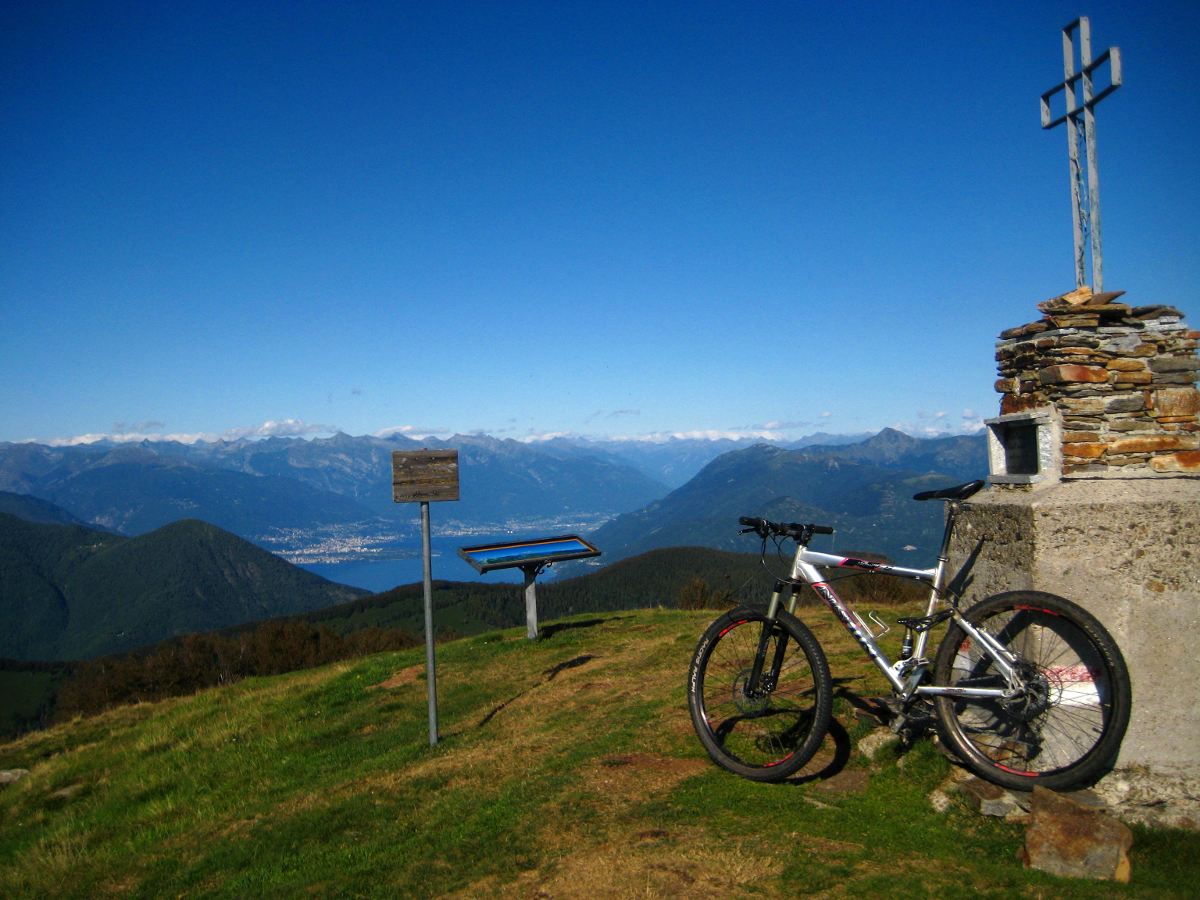 Mountainbike Wallpaper Lago Maggiore Ohne Mensch