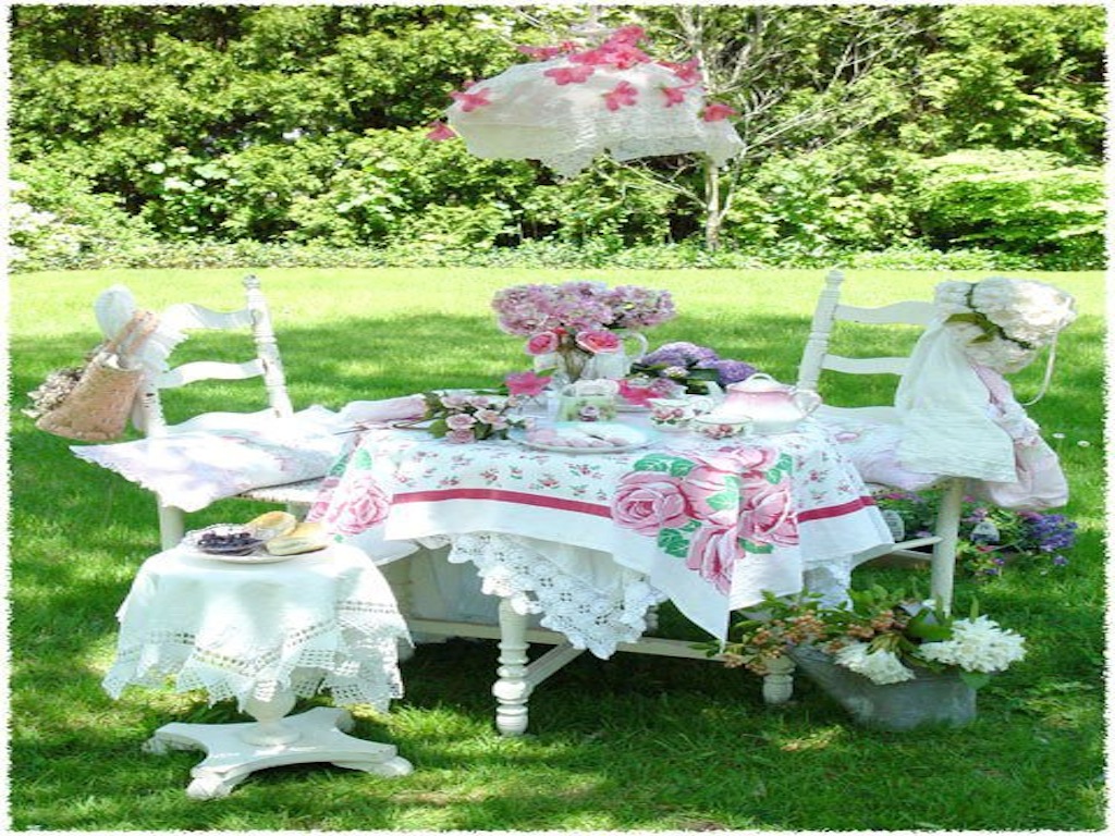 Fancy Garden Tea Party Wallpaper