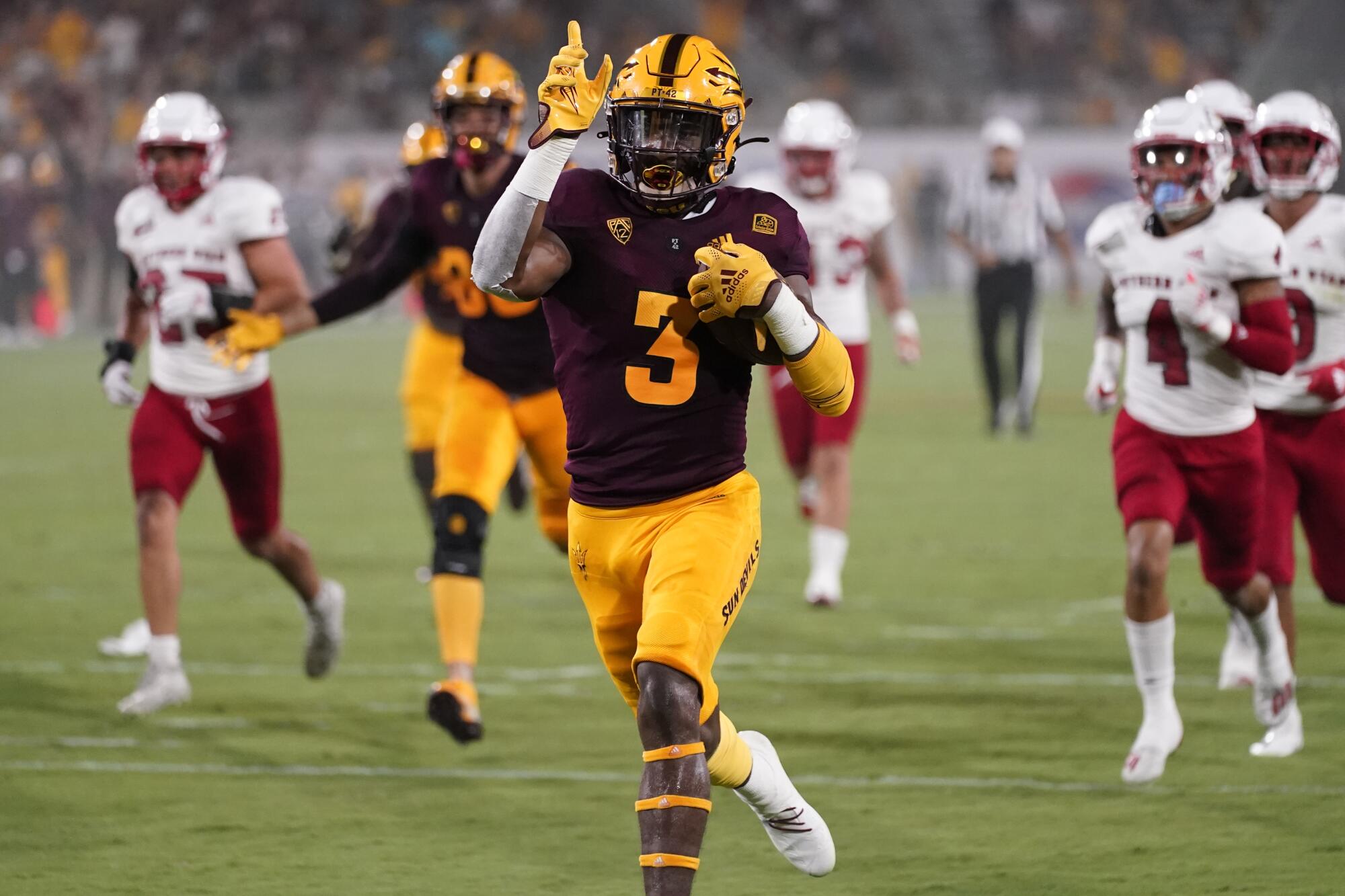 Rachaad White Calls His Mount Sac Tenure Key To Bucs Success Wallpaper