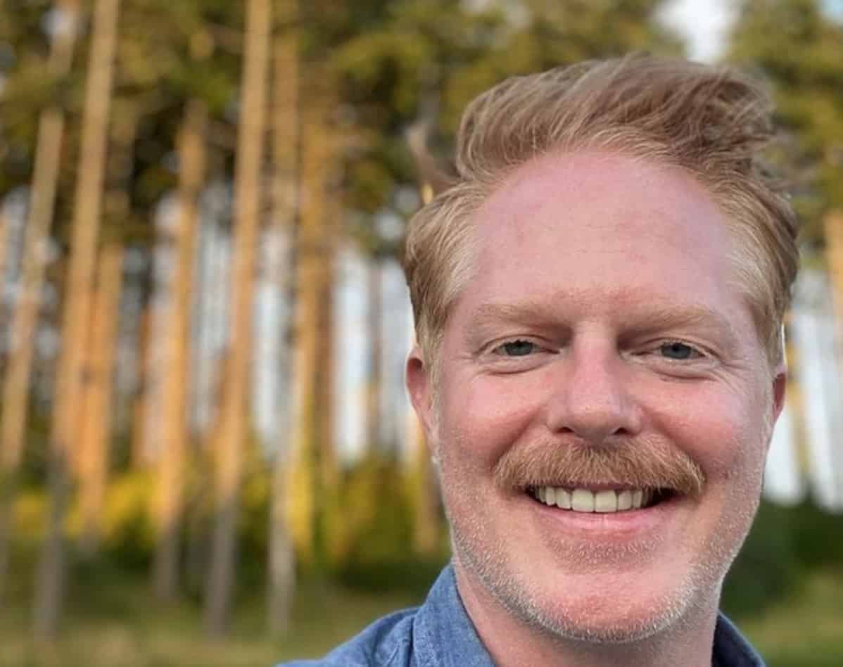 Jesse Tyler Ferguson Modern Family Wallpaper