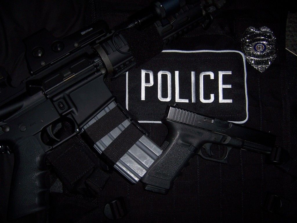 Police Officers Wallpaper Top Background