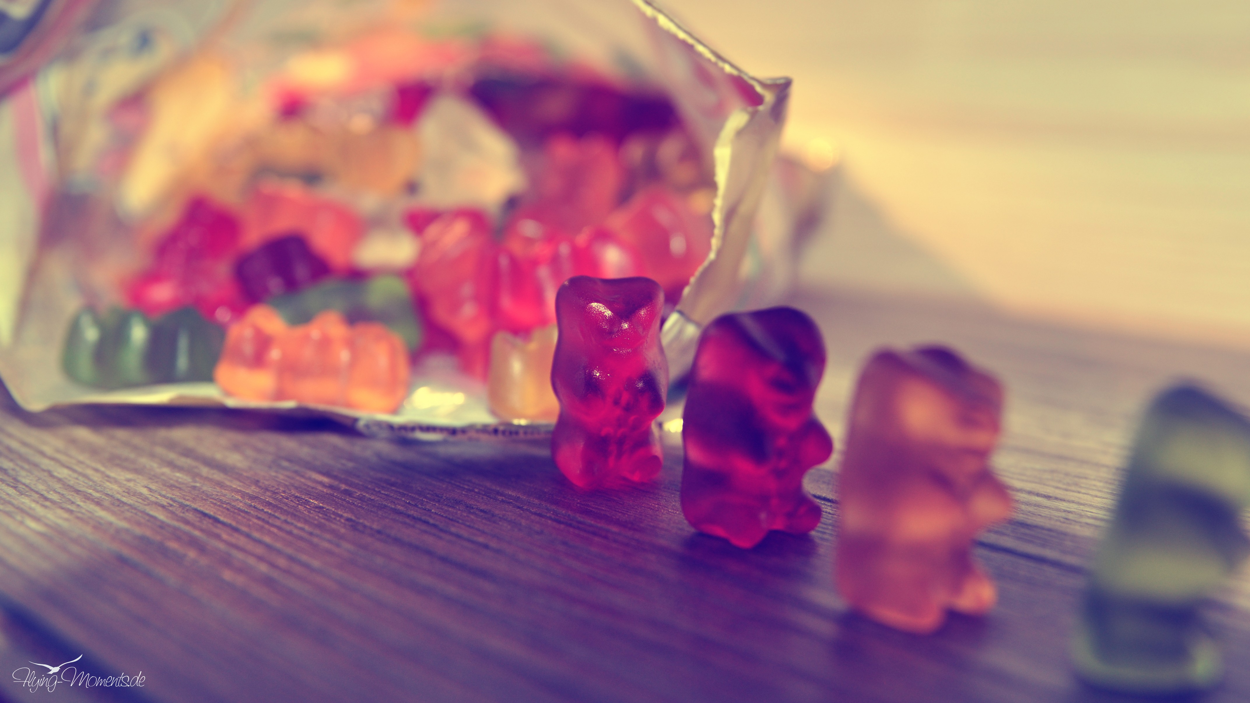 Wallpaper Gummy Bears iPhone