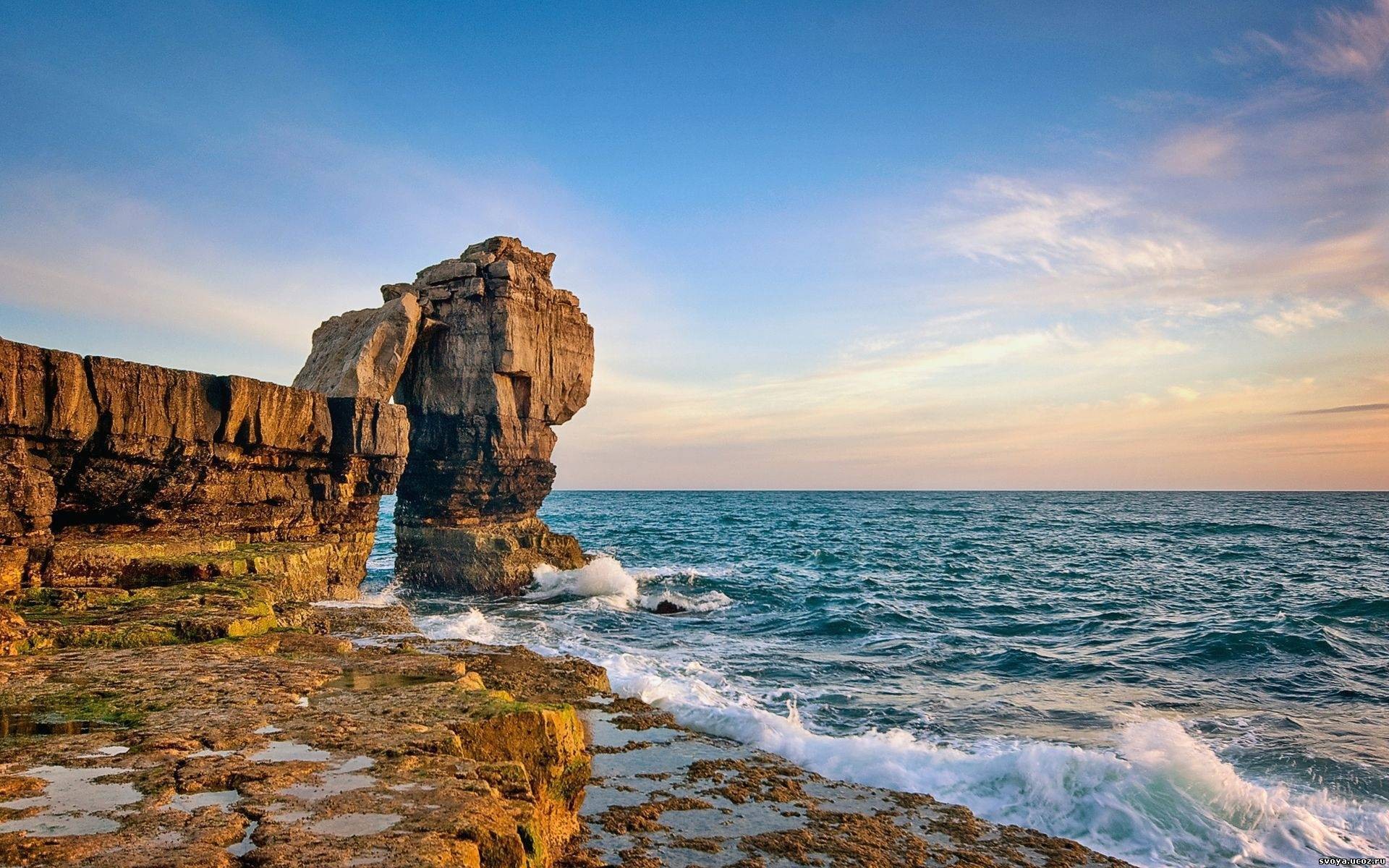 Rocky cliff overlooking a beautiful ocean sunset, Sea Wallpaper