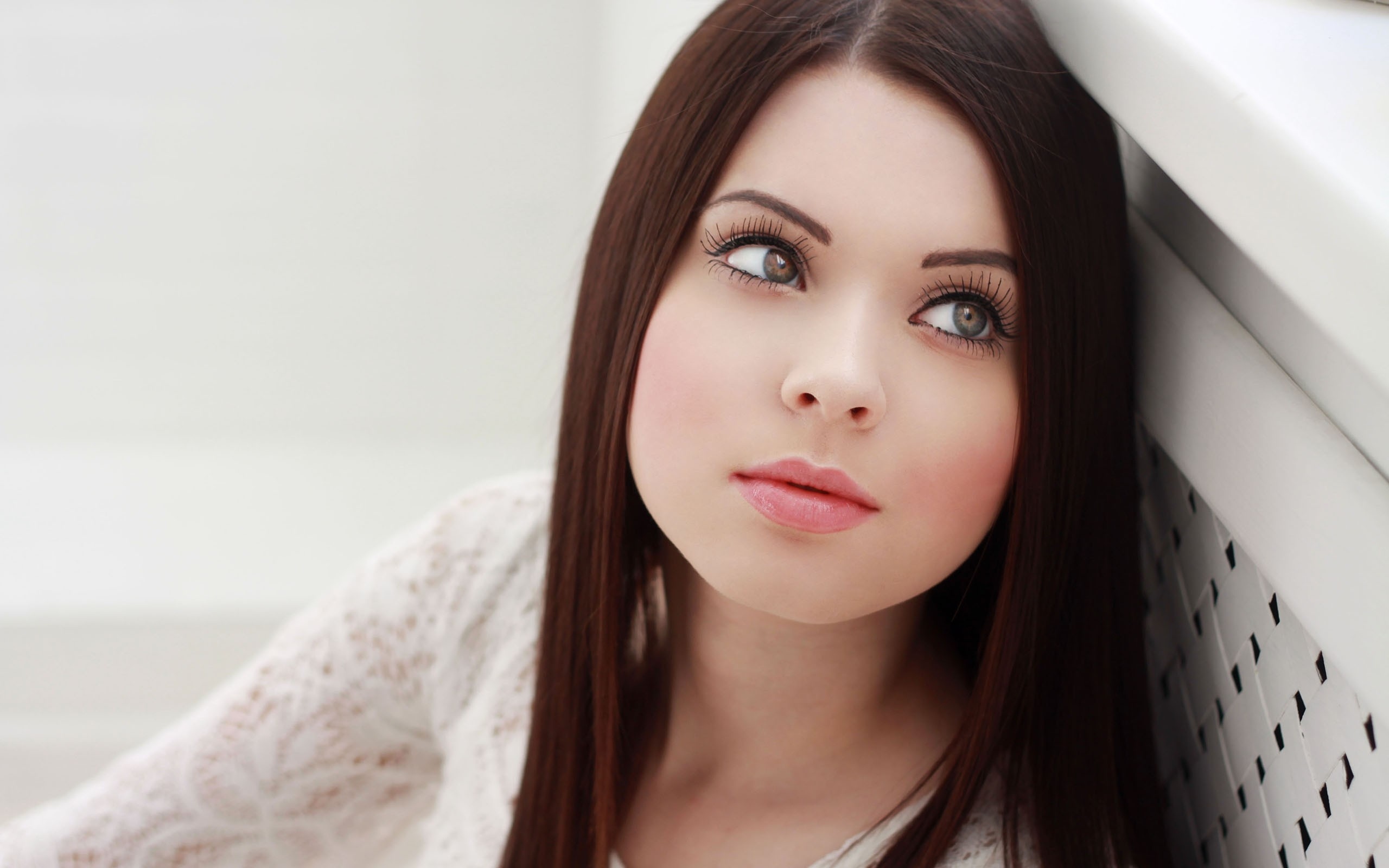 Beautiful Woman HD Wallpaper