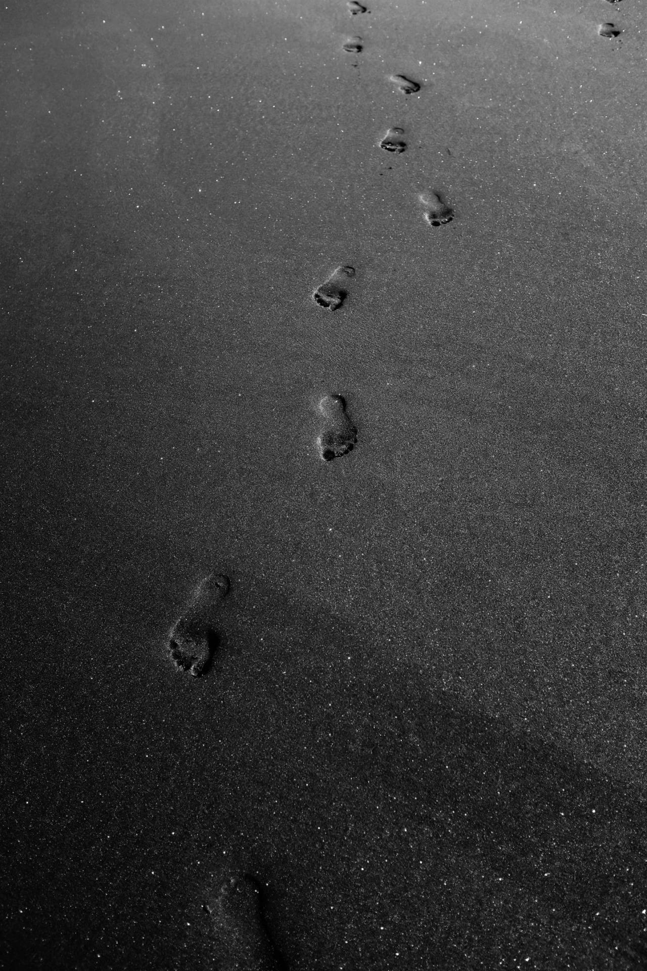 Plain Black iPhone Wallpaper