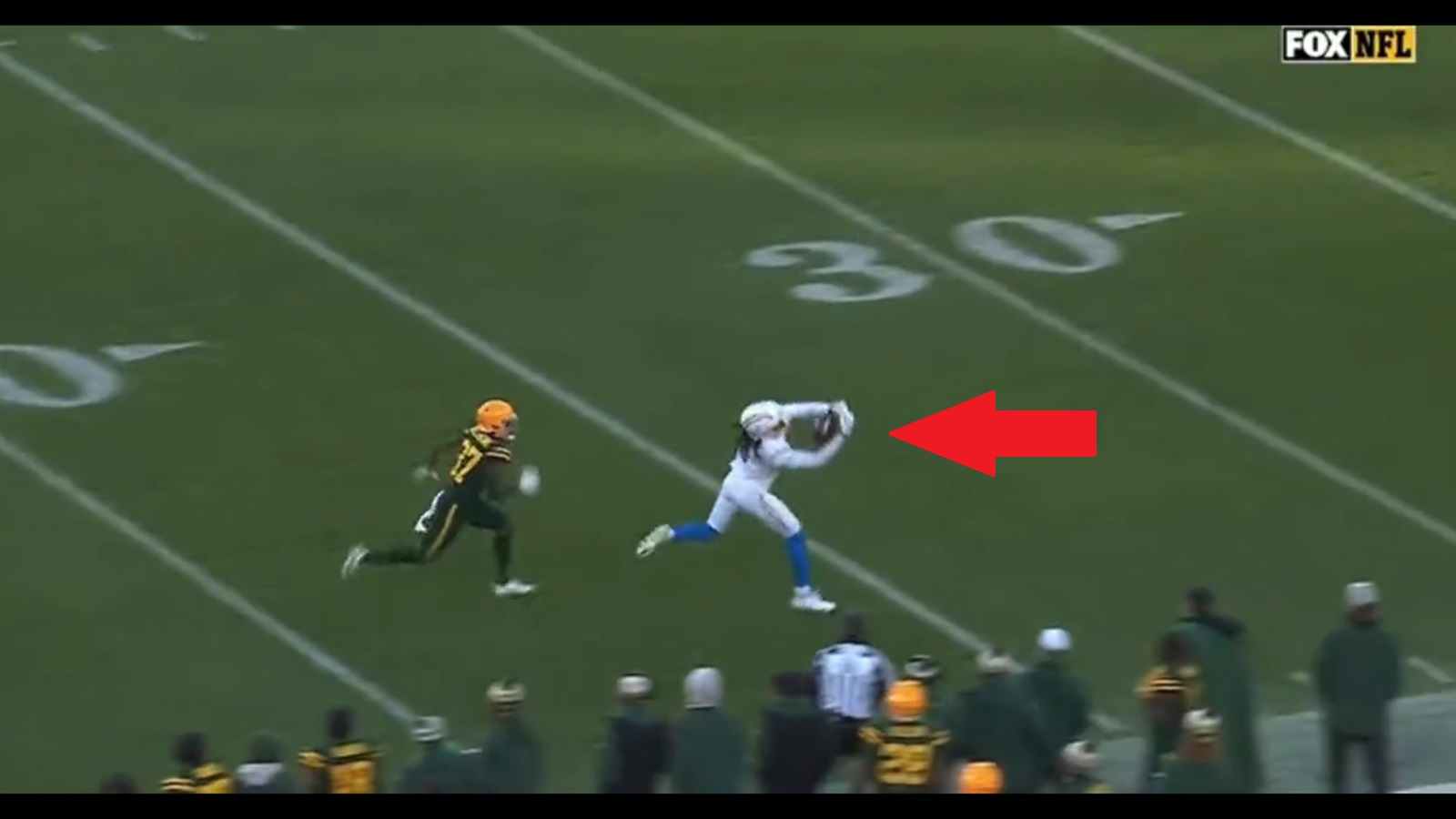 Quentin Johnston Costs Chargers Dearly With Horrible Dropped Pass Wallpaper