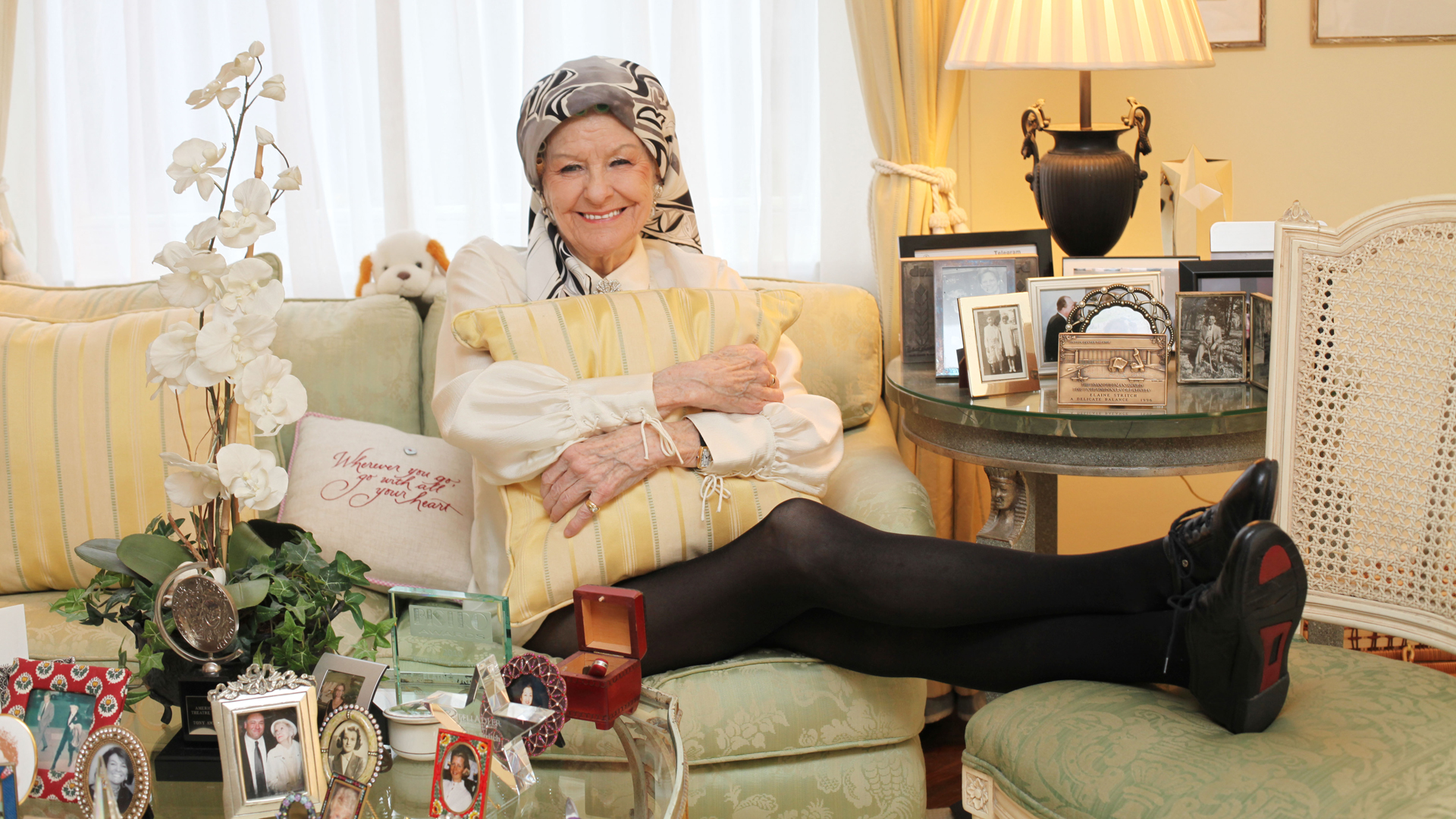 Elaine Stritch Wallpaper