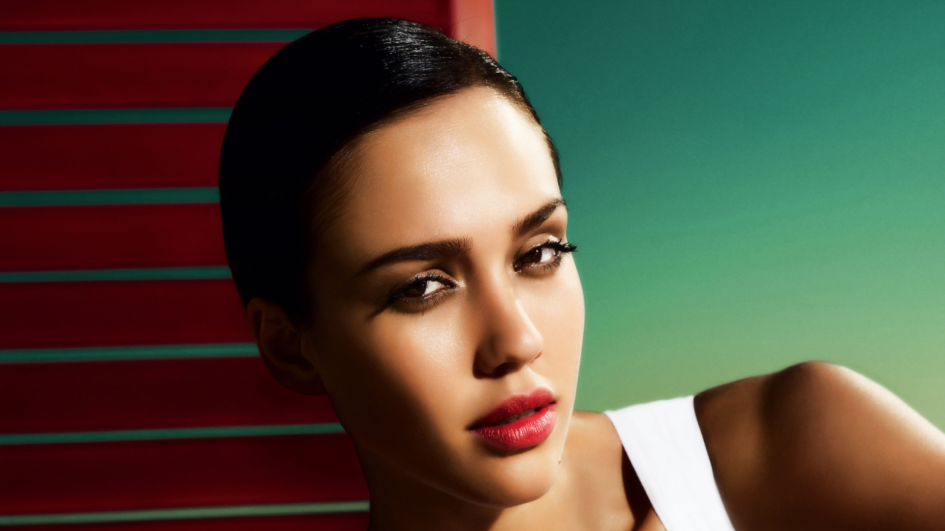 Jessica Alba Look Wallpaper Hq High
