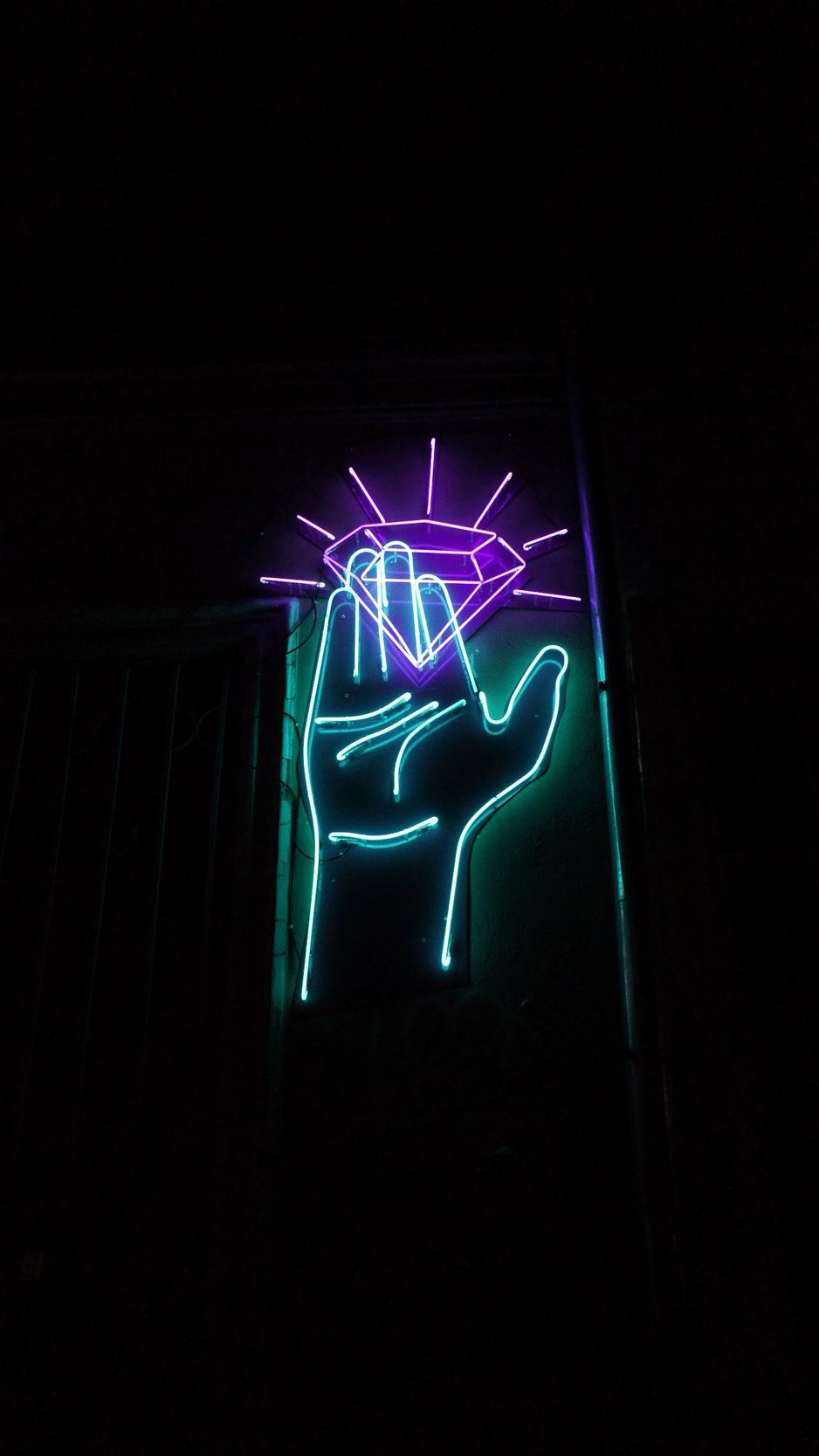 Wallpaper Hand Neon Diamond Backlight Creative