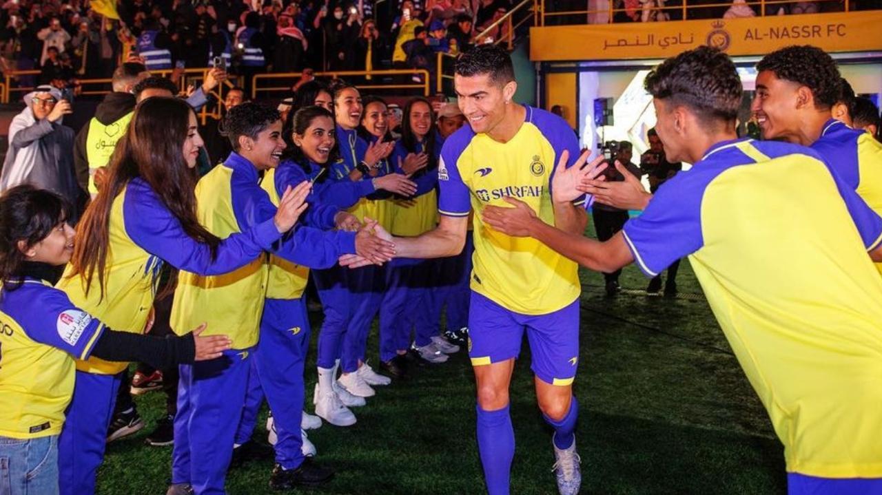 Ronaldo Receives Hero S Wele From Al Nassr Fans Deccan Herald