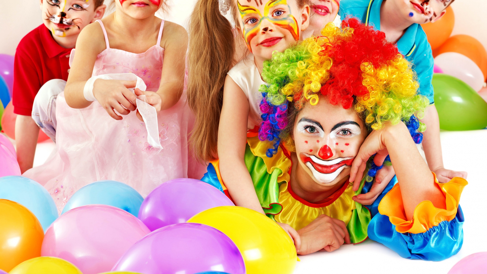 Wallpaper Children Clown Fun Balls White