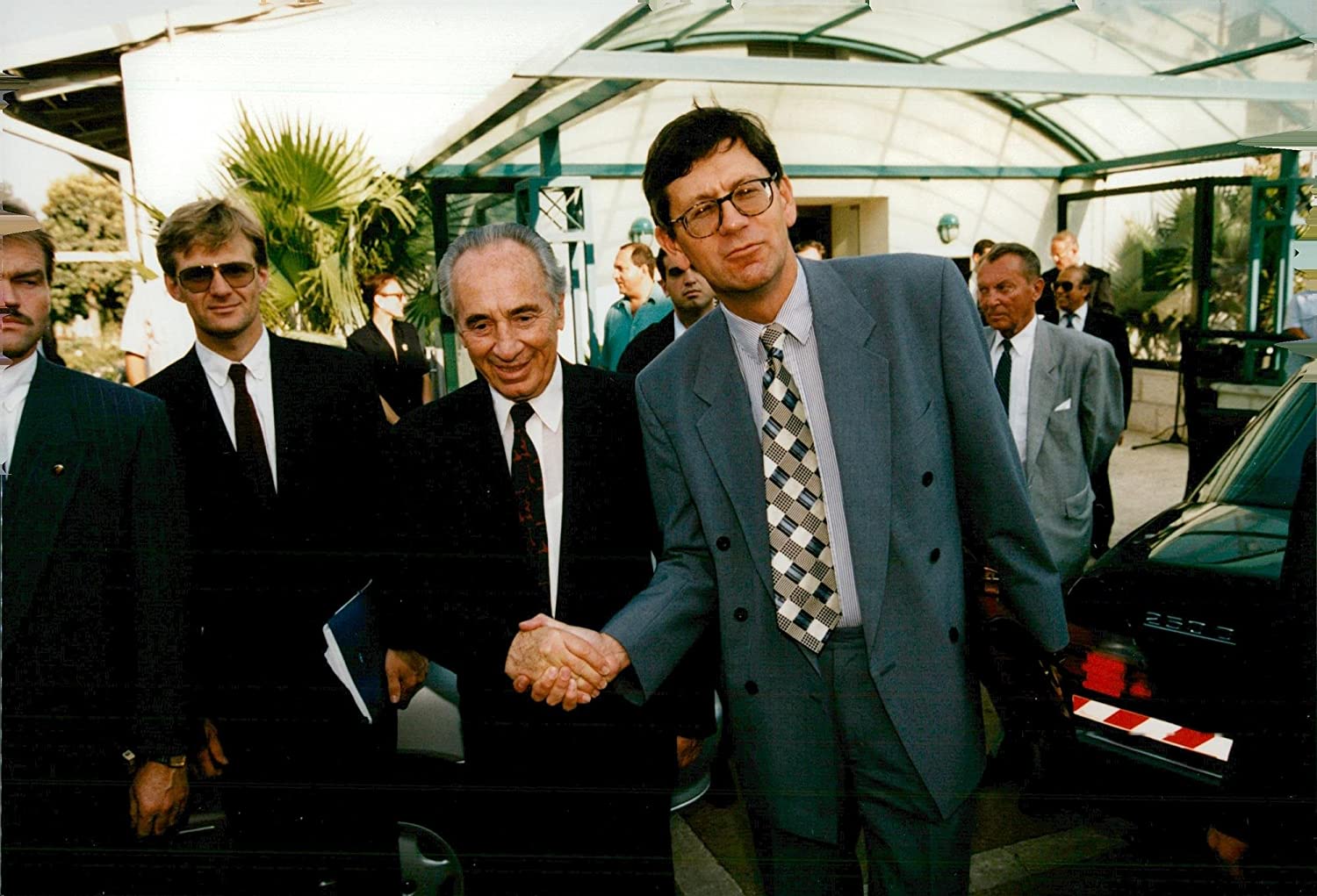 Amazon Vintage Photo Of Bjorn Tore Godal Shakes Hands With