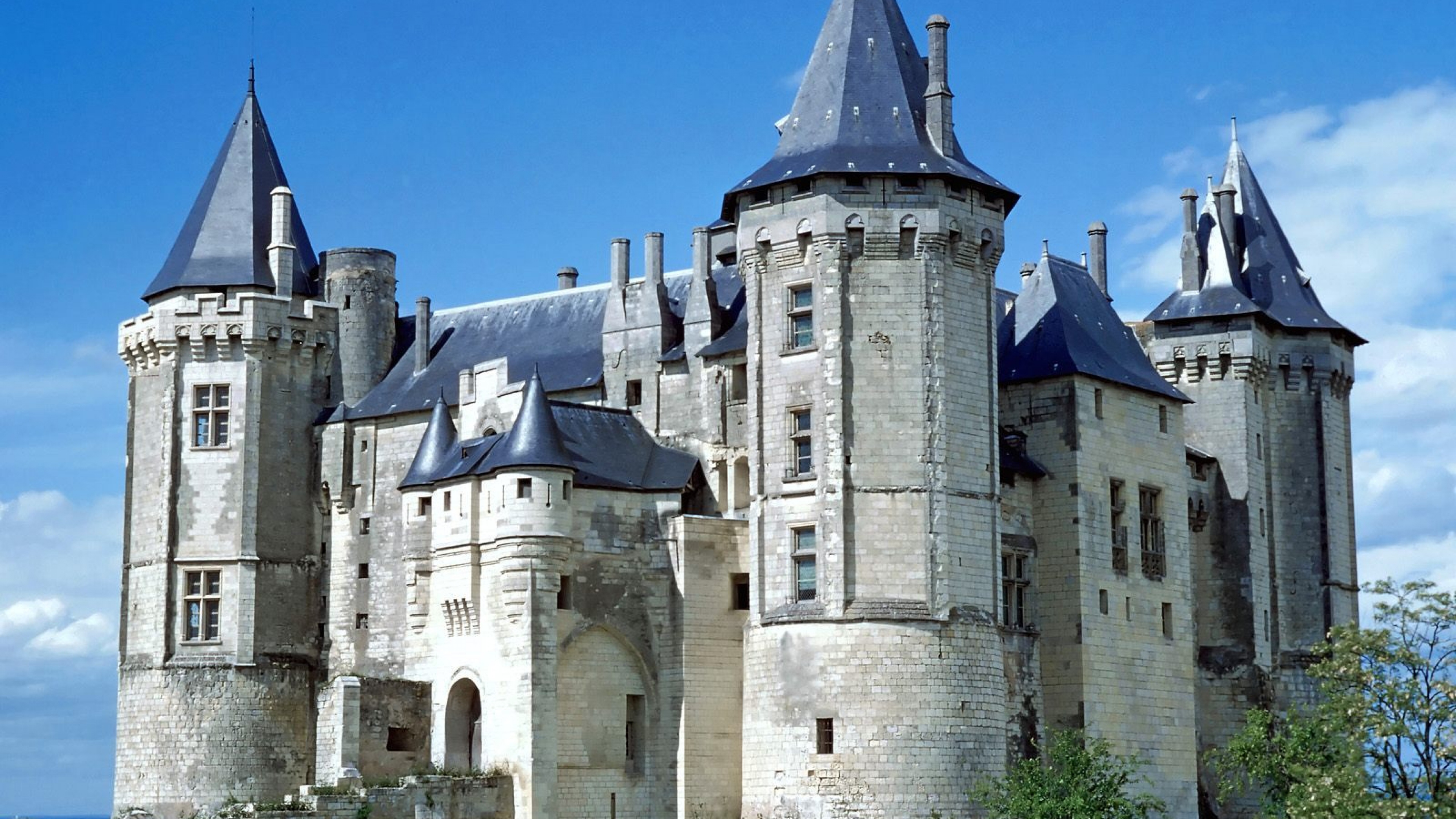Wallpaper 3840x2160 Chateau de saumur Renaissance Castle France 4K