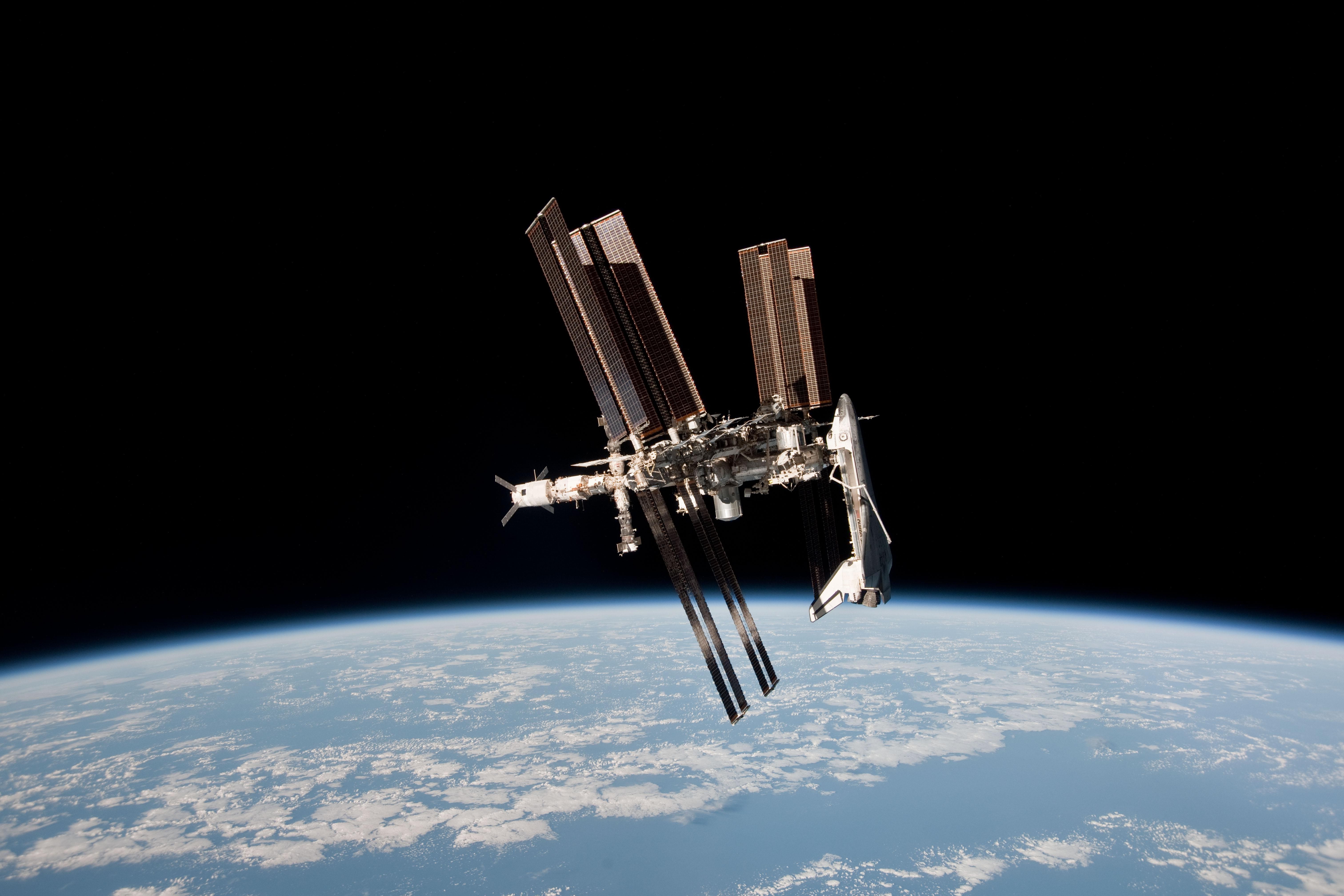 Space Station Shuttle Earth International