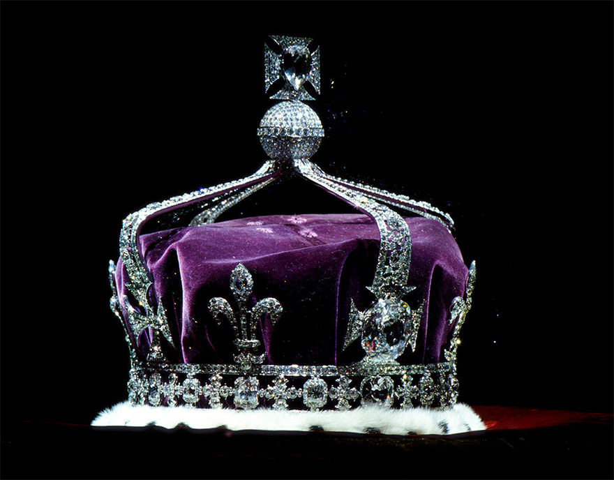 The Kohinoor Diamond In British Crown Jewels Was