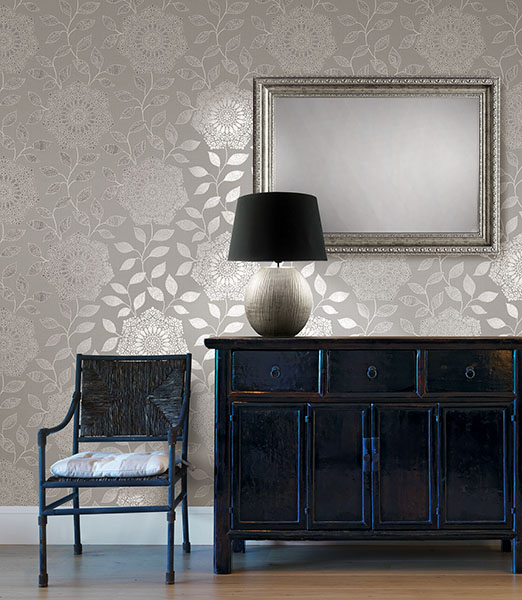 This Bohemian Floral Wallcovering Has A Chic And Stylish Finish Made