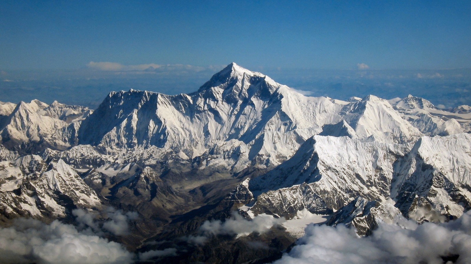 Mount Everest Full HD And Widescreen Wallpaper