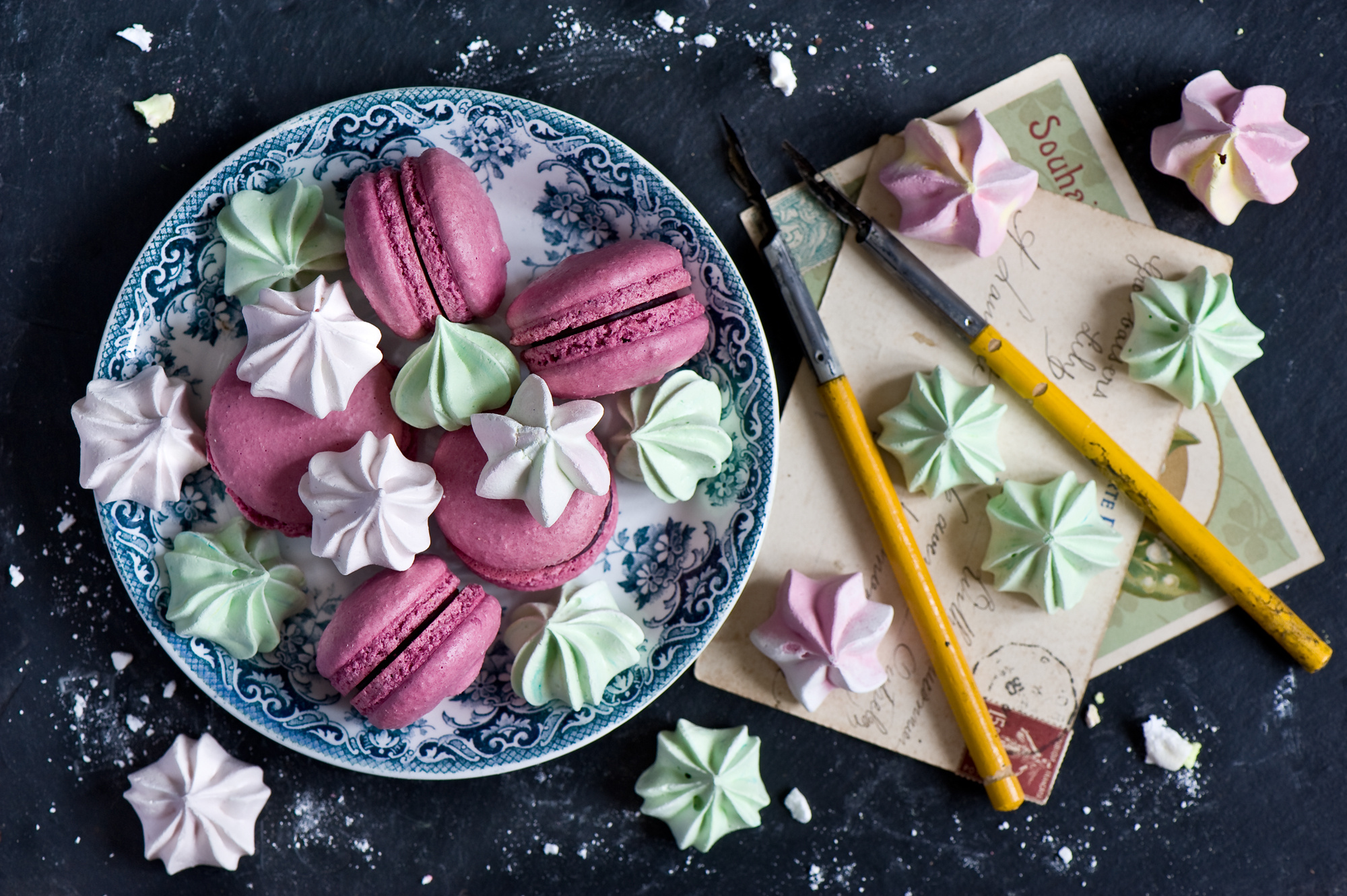 Meringue Wallpaper