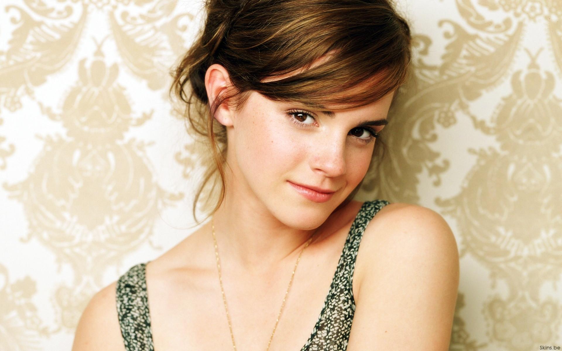 Cute Emma Watson HD Wallpaper