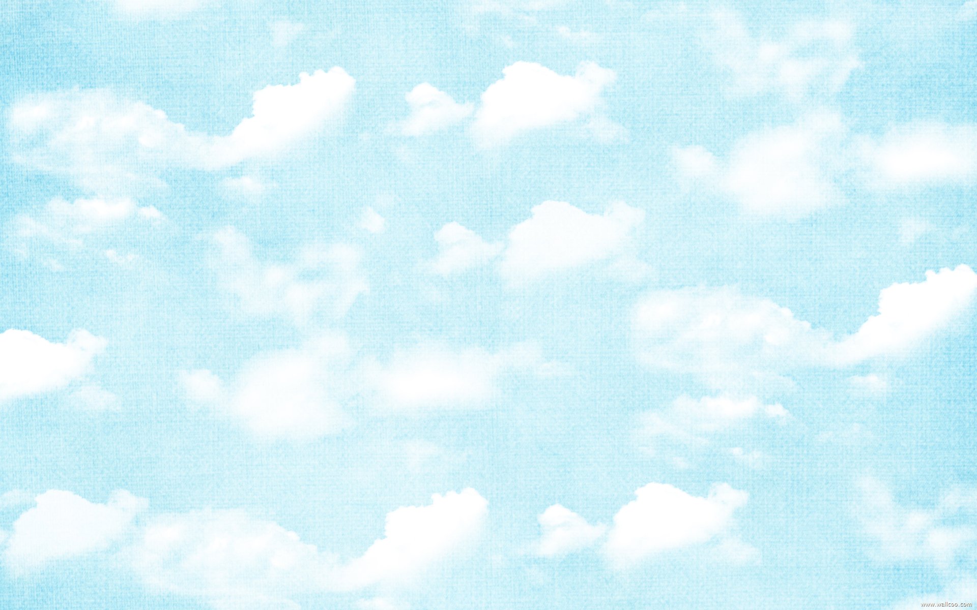 Нежно голубой фон с облаками