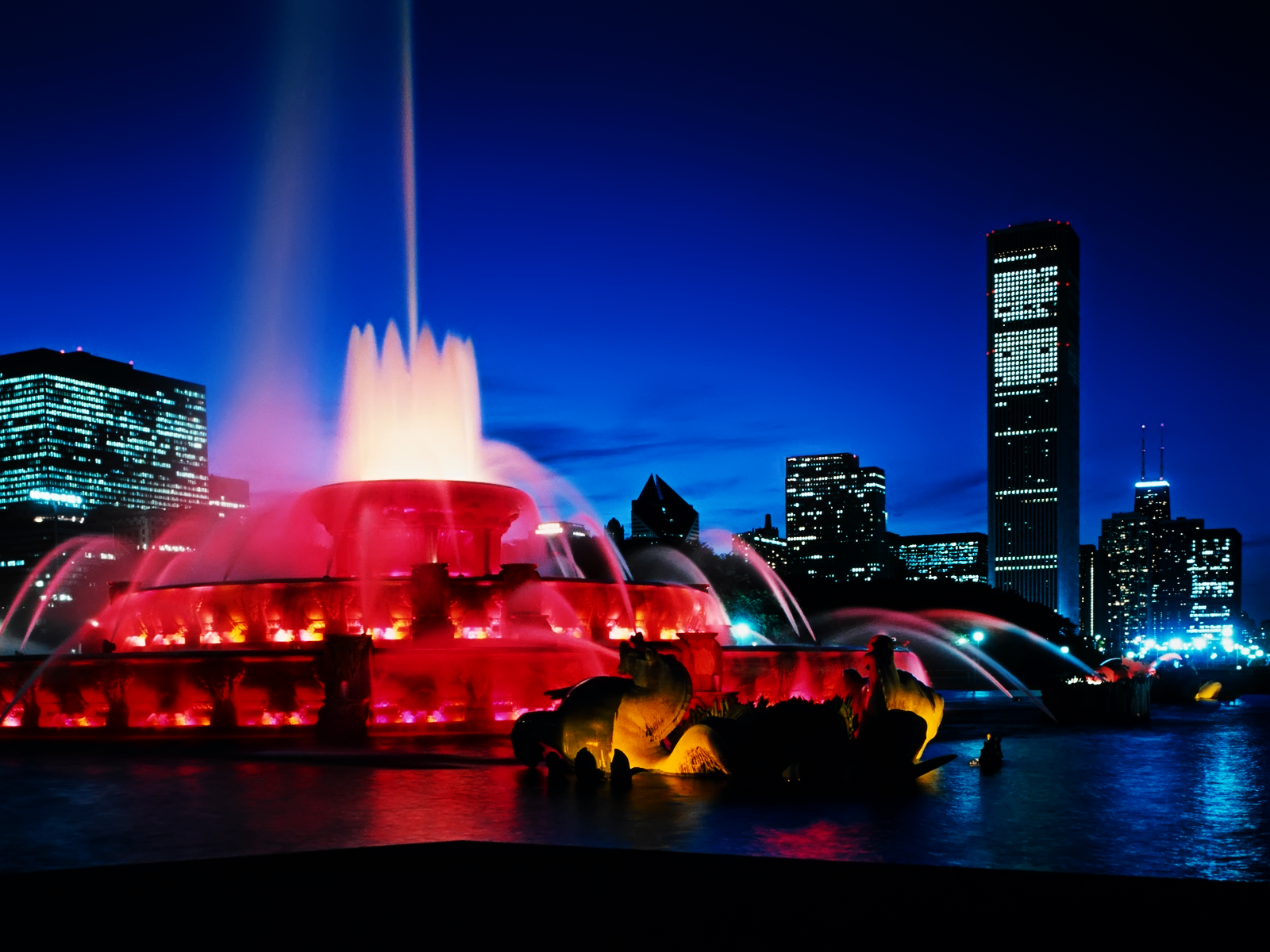 Chicago Buckingham Fountain And Skyline Wallpaper Republican