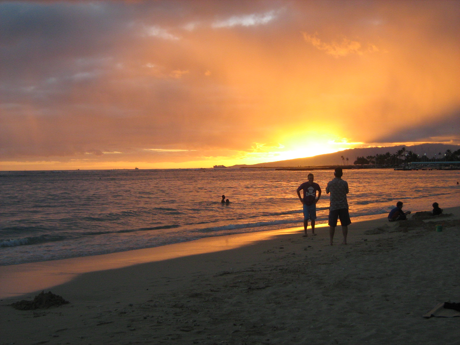  hawaii vacation 2010 pic59911 beautiful hawaiian sunset waikiki beach