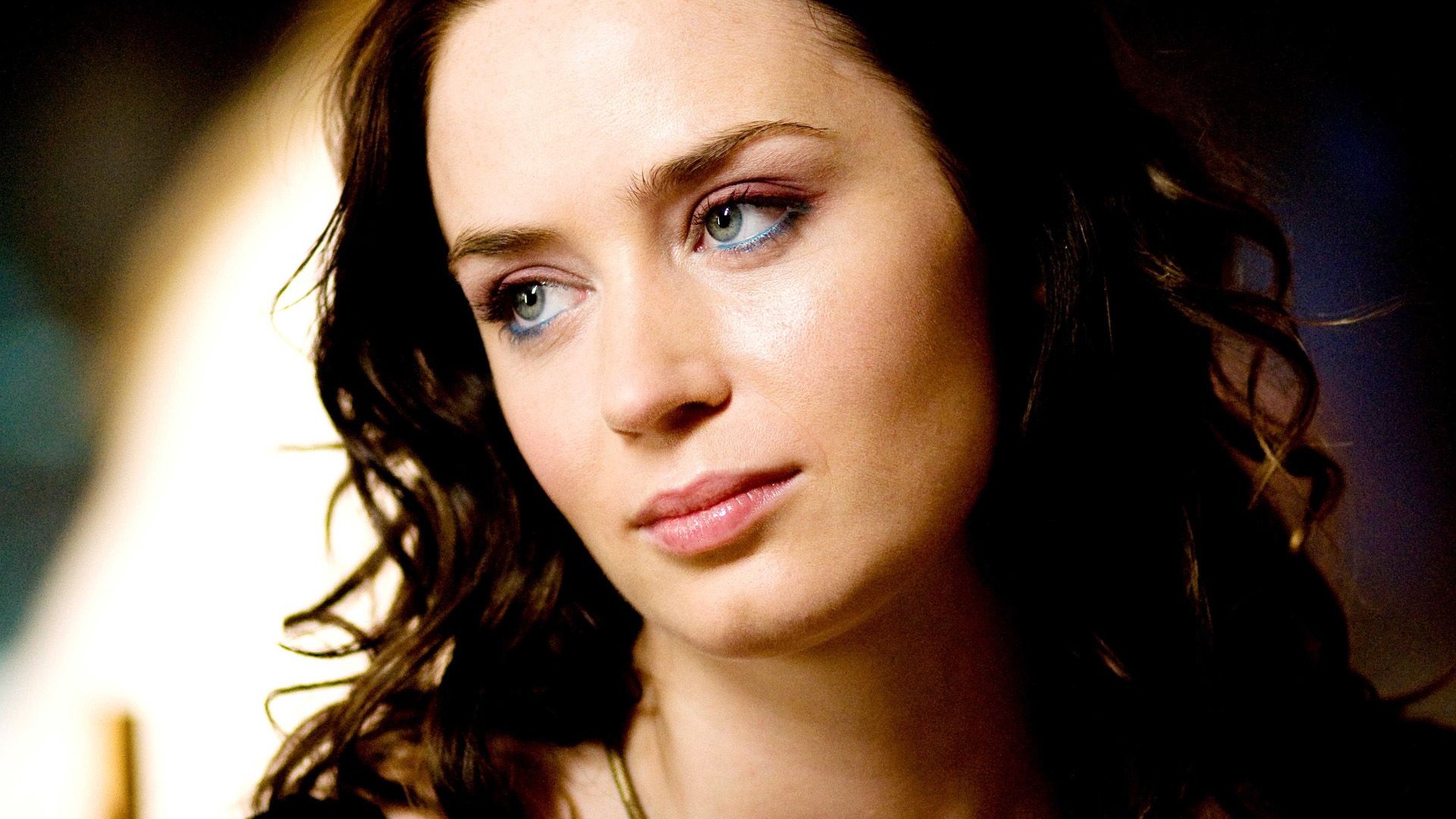 Emily Blunt HD Pics Wallpaper Background Of Your Choice