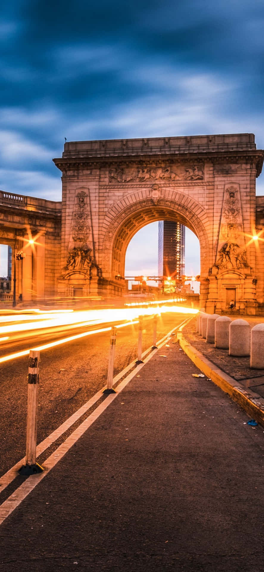 Explore The Streets Of Nyc With An iPhone X Wallpaper