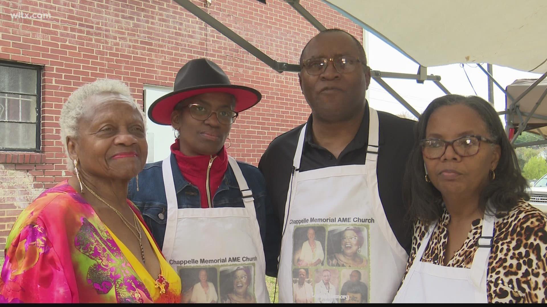 Clarendon County Family Gives Out Thanksgiving Dinner Wltx
