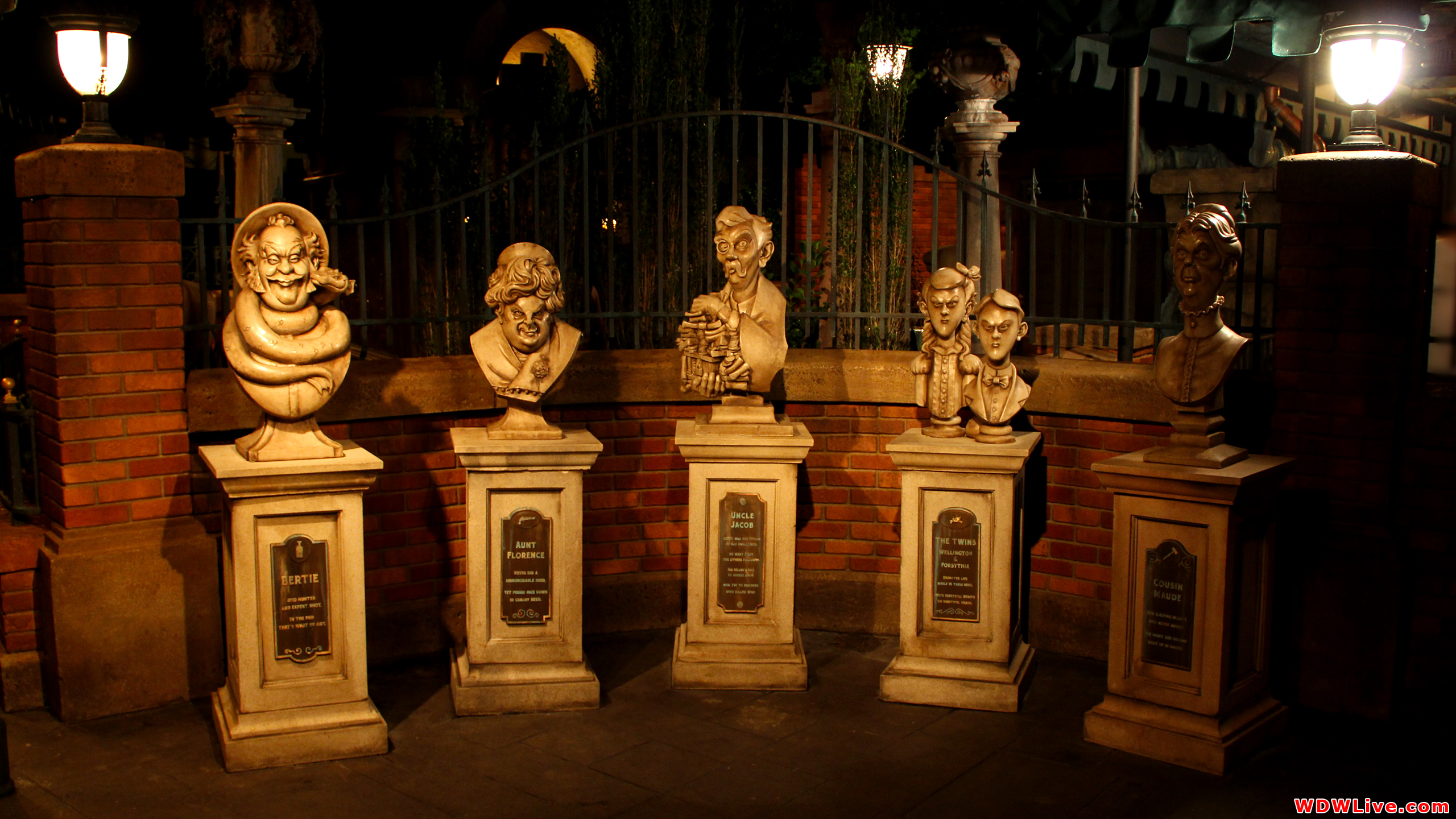 The Haunted Mansion Part Of New Outdoor Queue