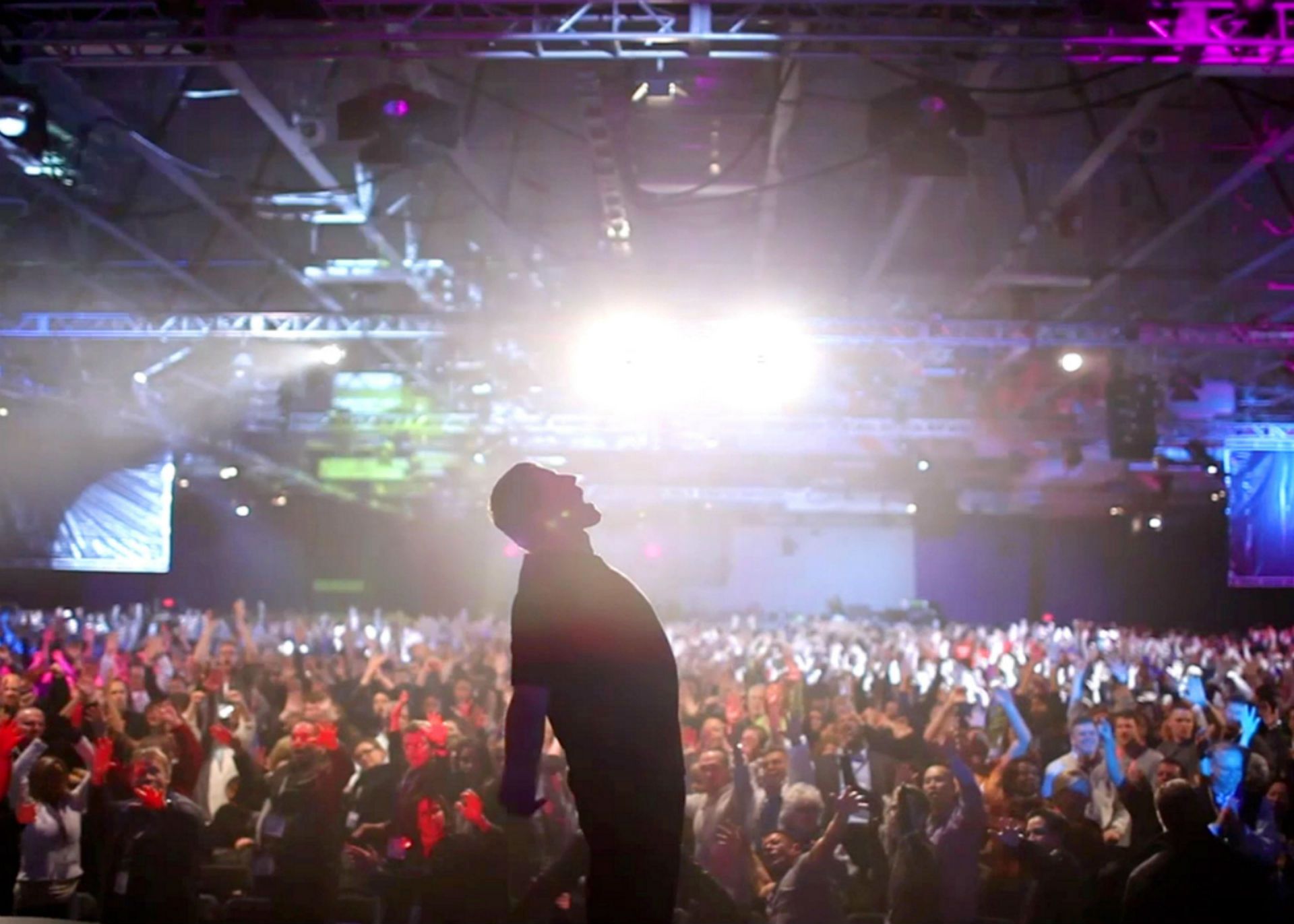 Is Tony Robbins For Real New Doc Skirts The Question