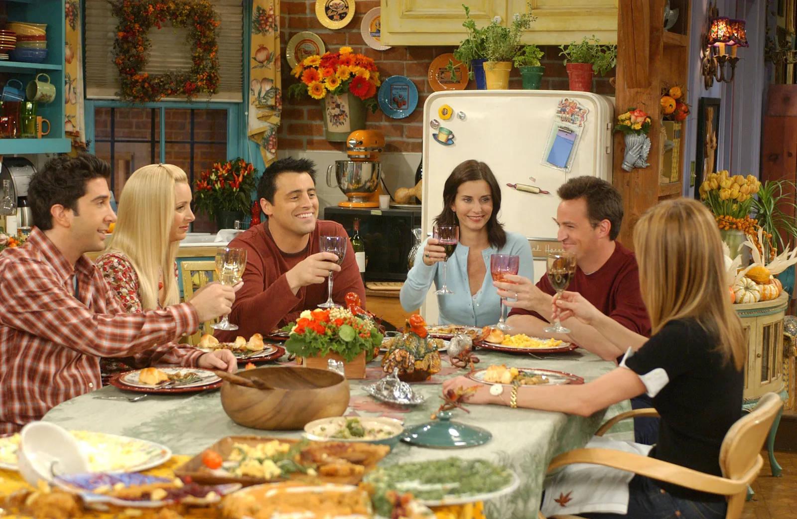 Friends Tv Show Thanksgiving Dinner Wallpaper