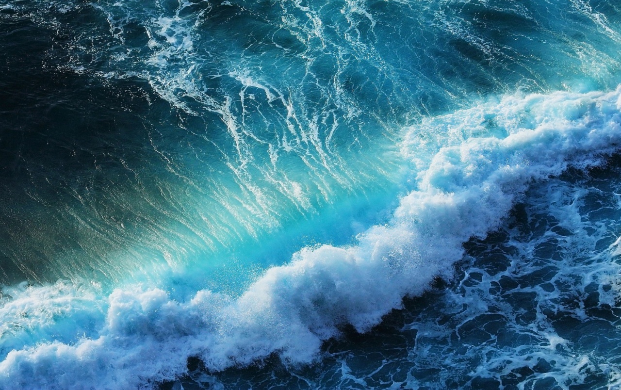 Splashing Ocean Waves wallpapers Splashing Ocean Waves stock photos