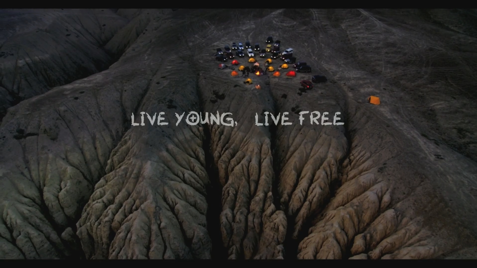 Live Young Mahindra Indian Tvc Wallpaper