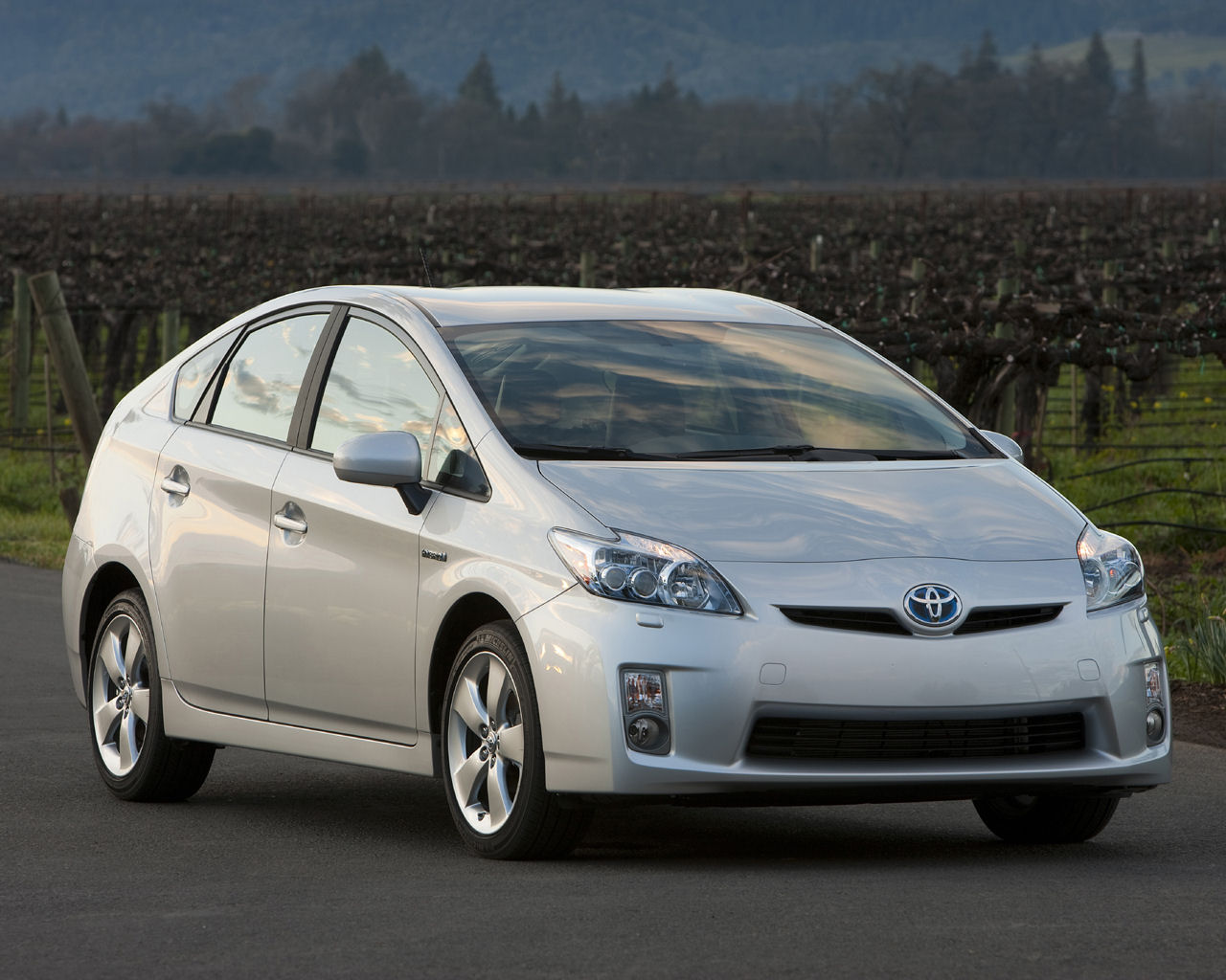 On The Toyota Prius Wallpaper Below And Choose Set As Background