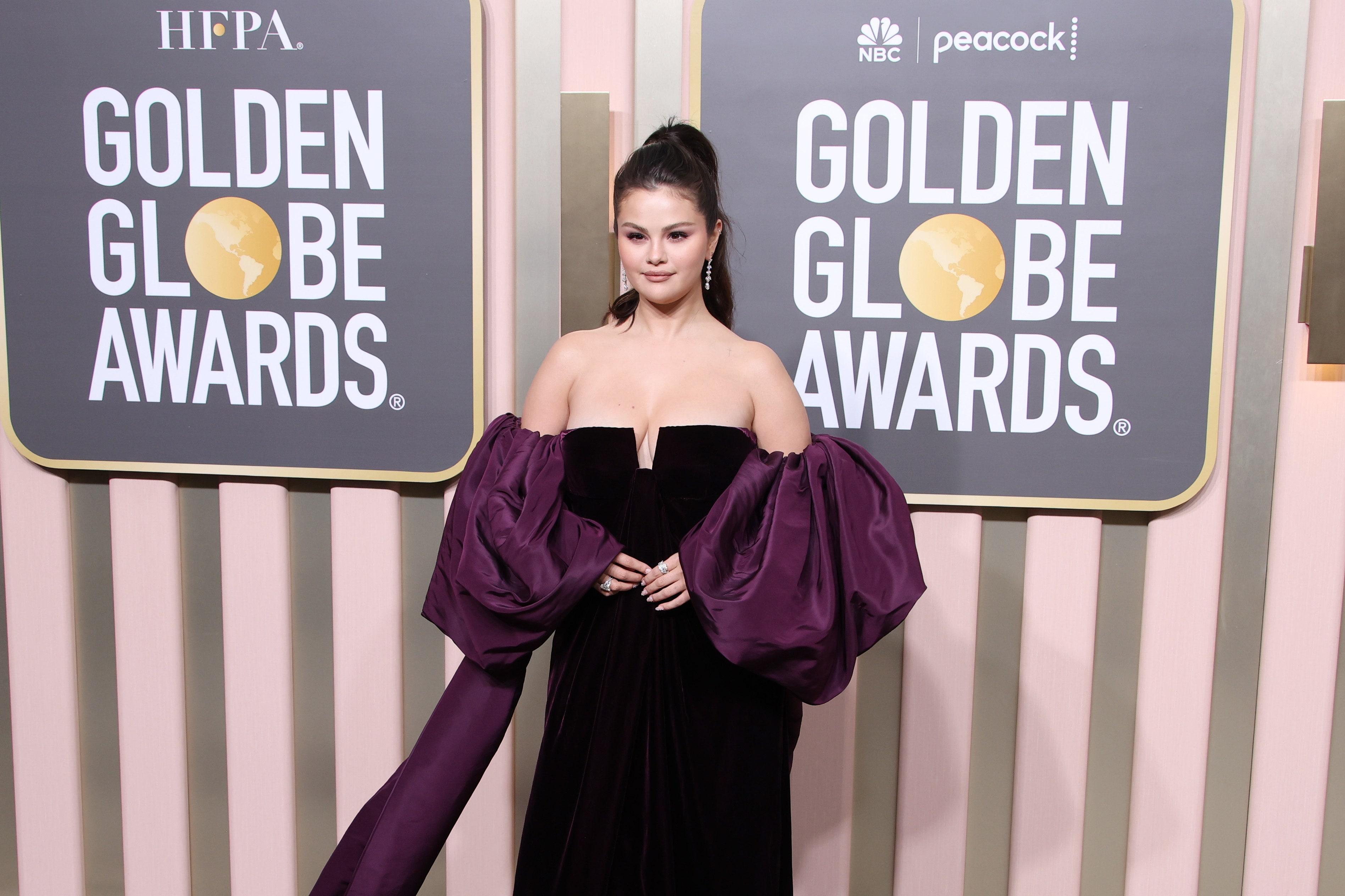Selena Gomez S Glam Nails At The Golden Globes Were Works