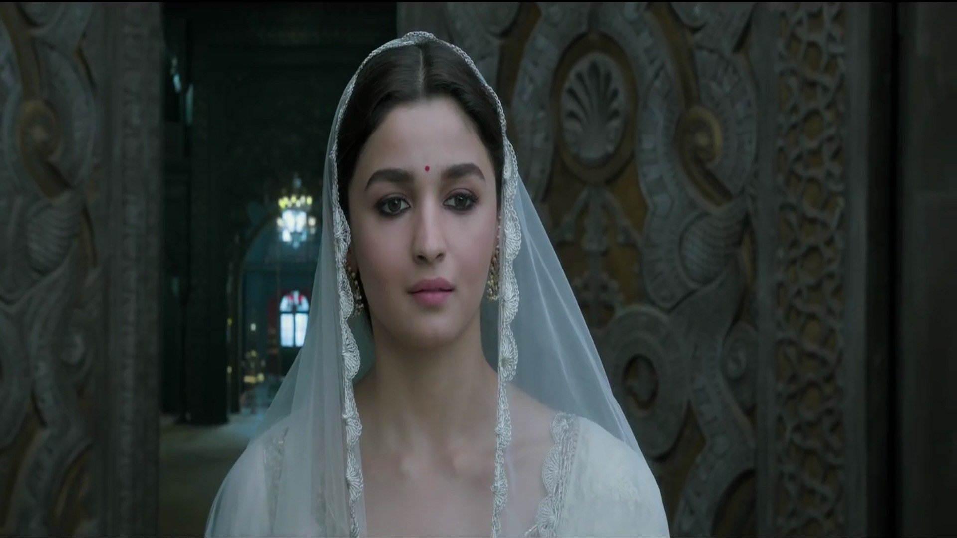 Alia Bhatt In Movie Kalank Hd Wallpaper