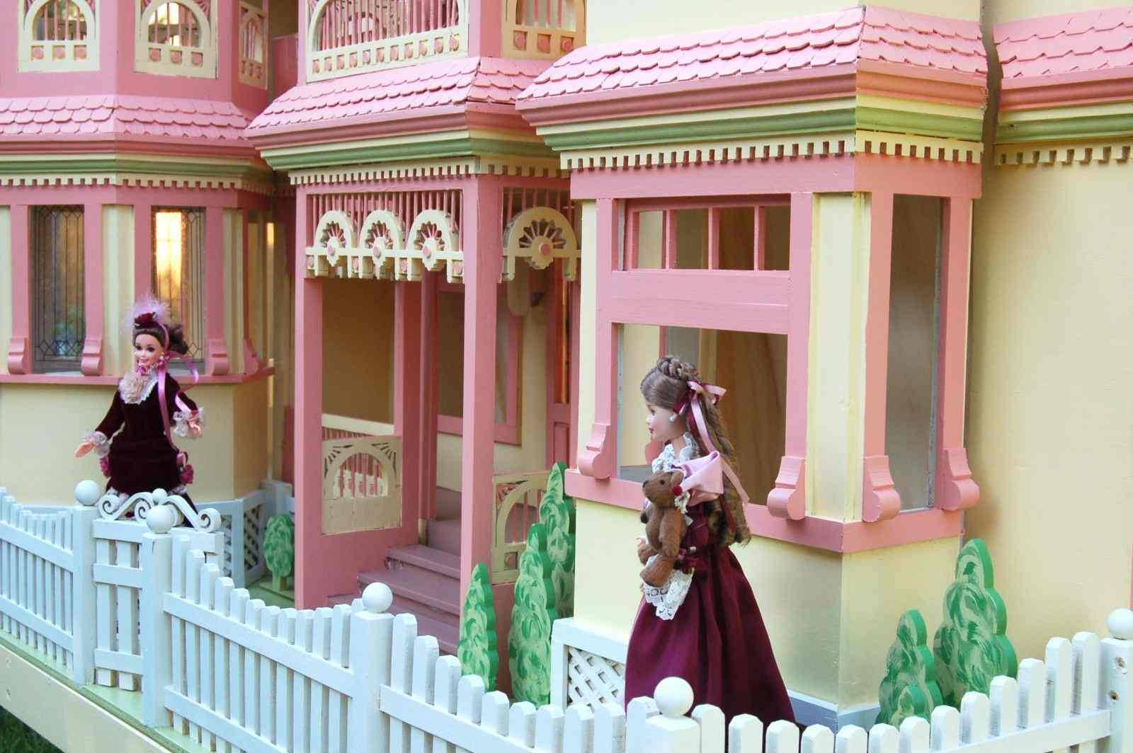 Barbie Doll House Pretty Victorian Era