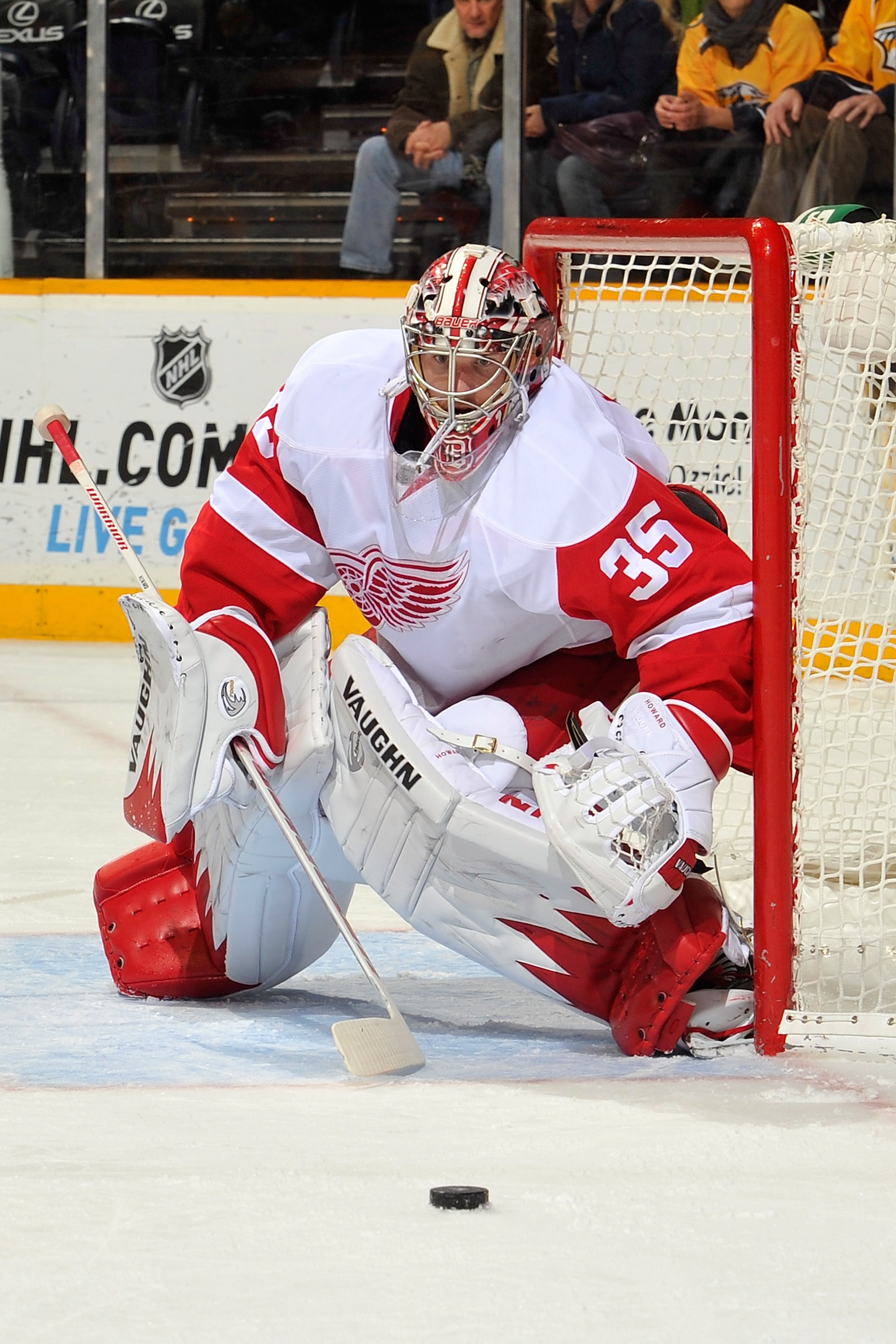 Need a vertically oriented wallpaper sized photo of Jimmy Howard