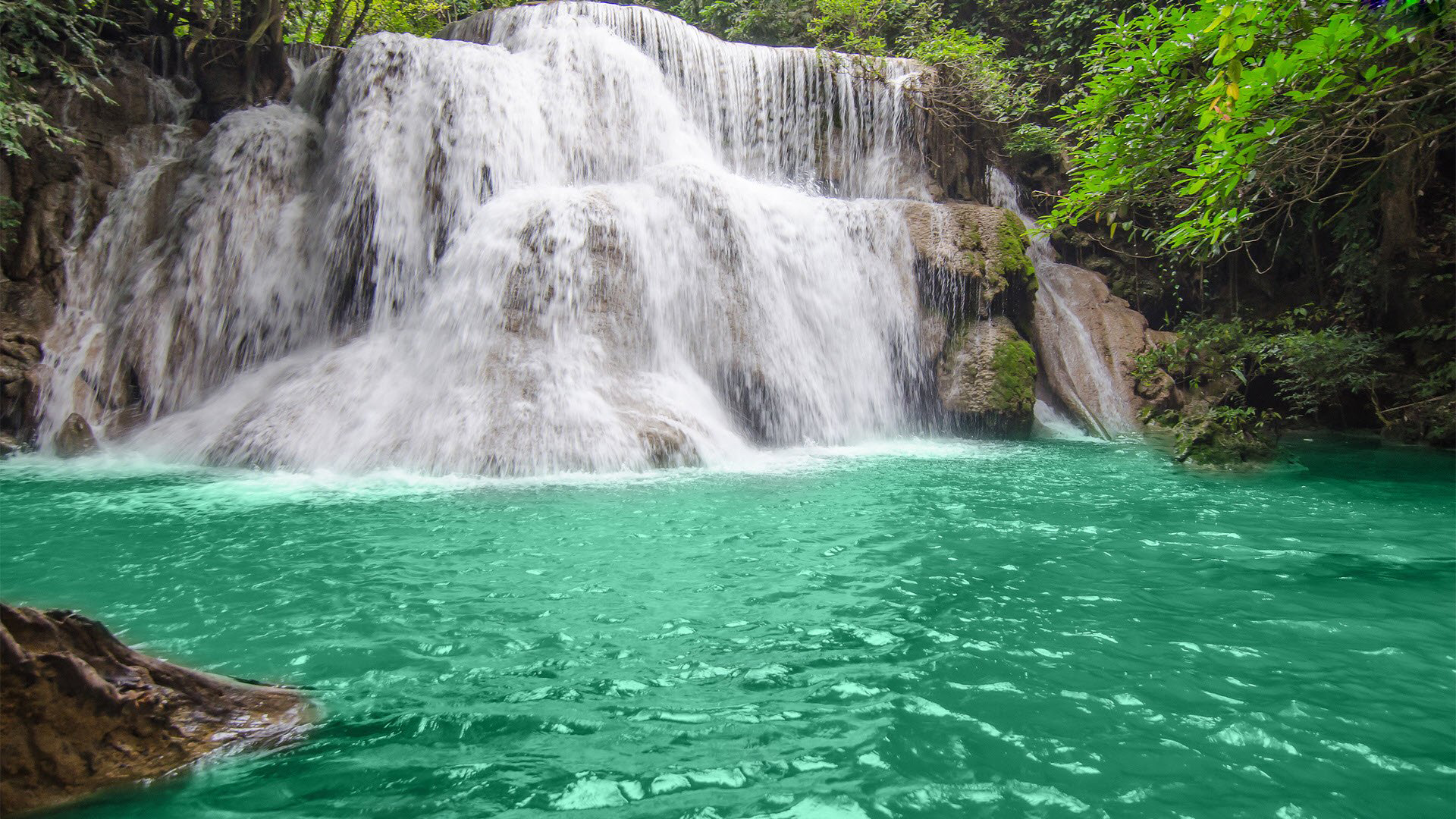 HD Wallpaper Waterfall