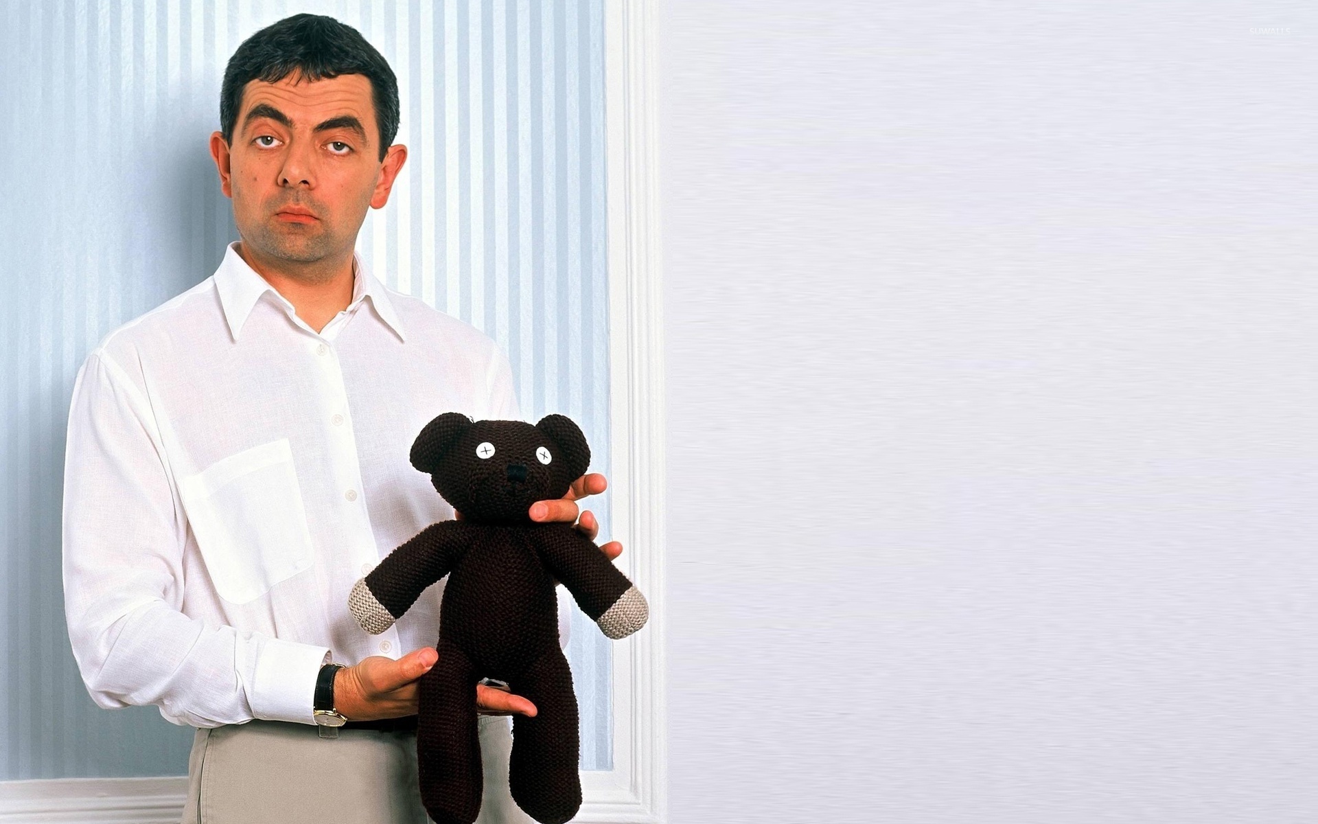 Mr Bean With His Teddy Bear Wallpaper Tv Show