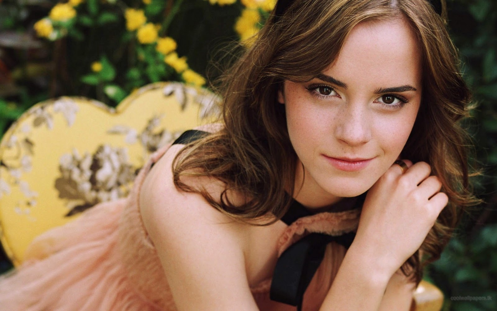 Hollywood Emma Watson Hot HD Wallpaper
