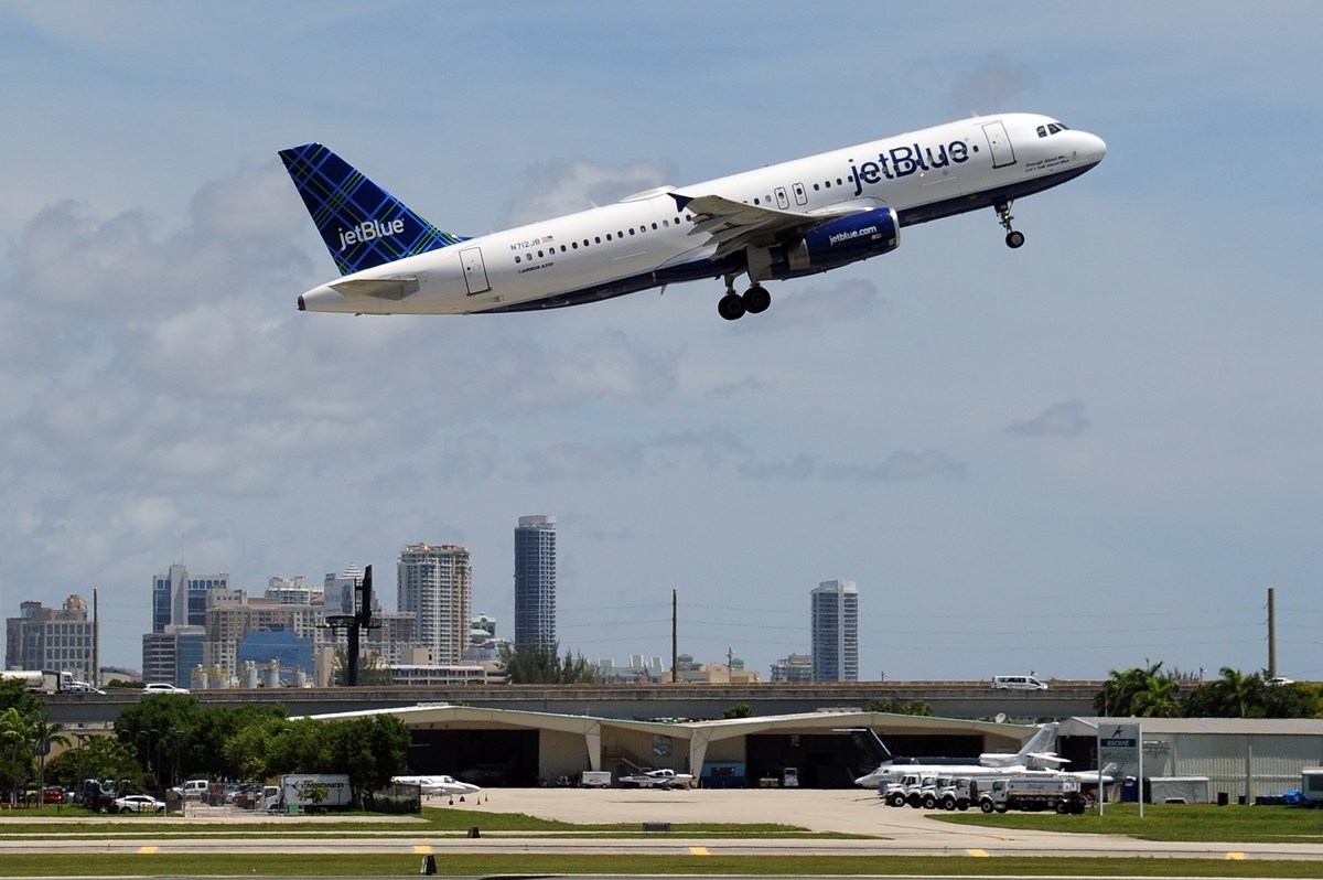 No Plane Left Behind Jetblue Evacuated All Florida Aircraft