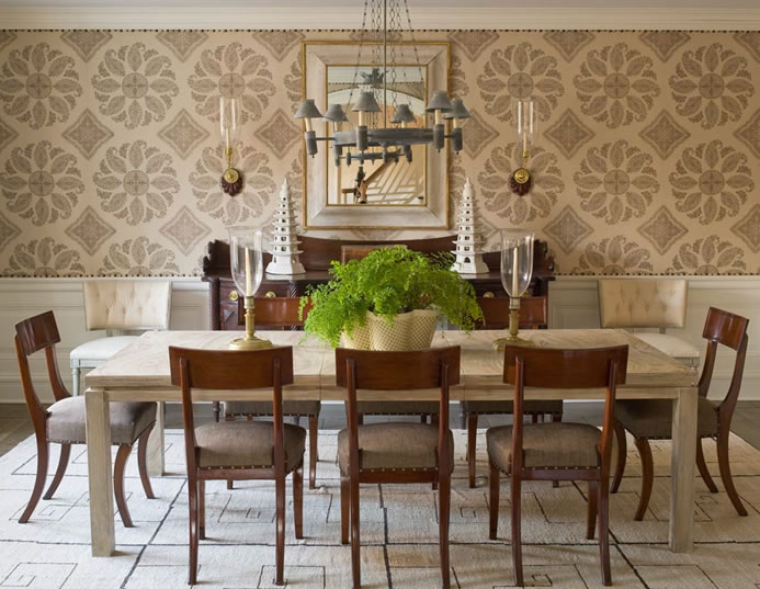 Neutral wallpapered dining room by Phoebe Howard
