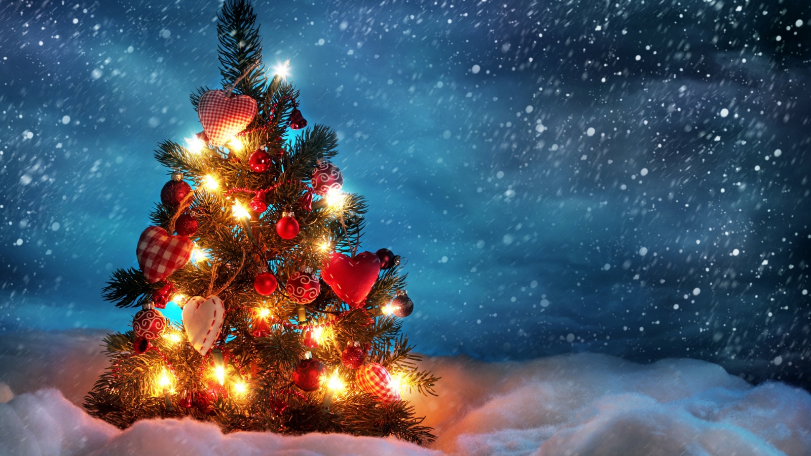 Beautiful Christmas Tree Wallpaper HD