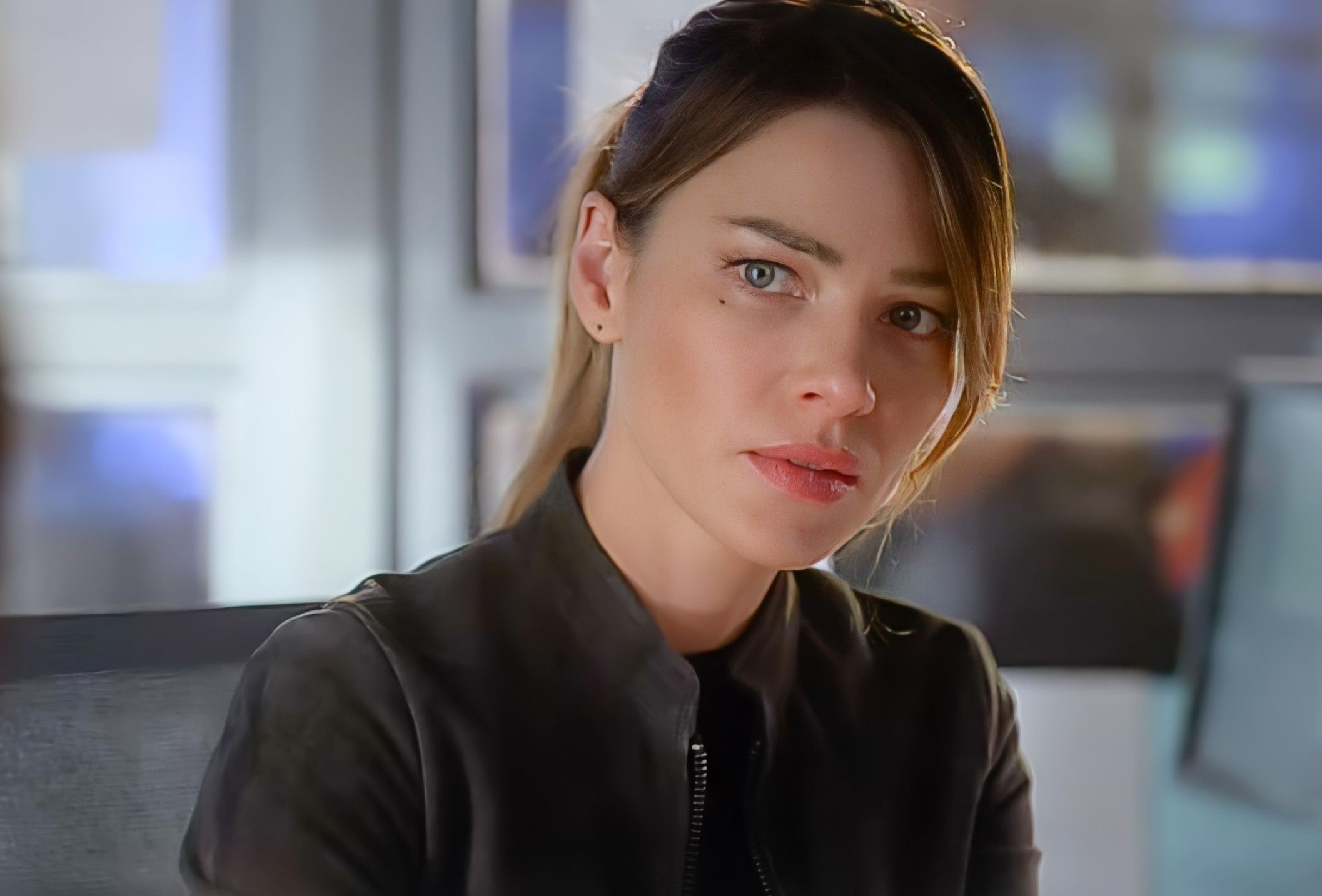 Lauren German Desktop Wallpaper